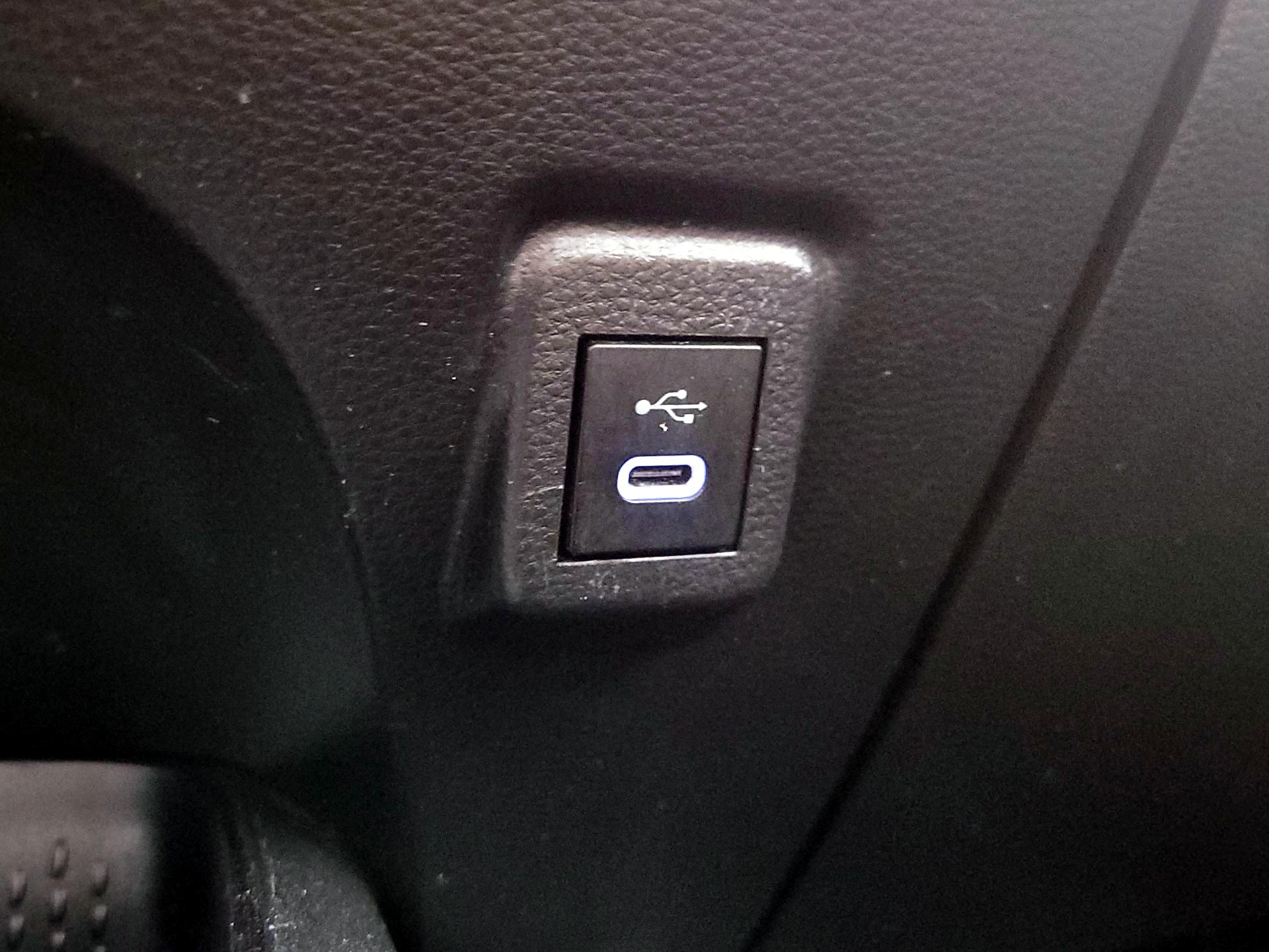 Thumbnail: 2024 Toyota Corolla - 18