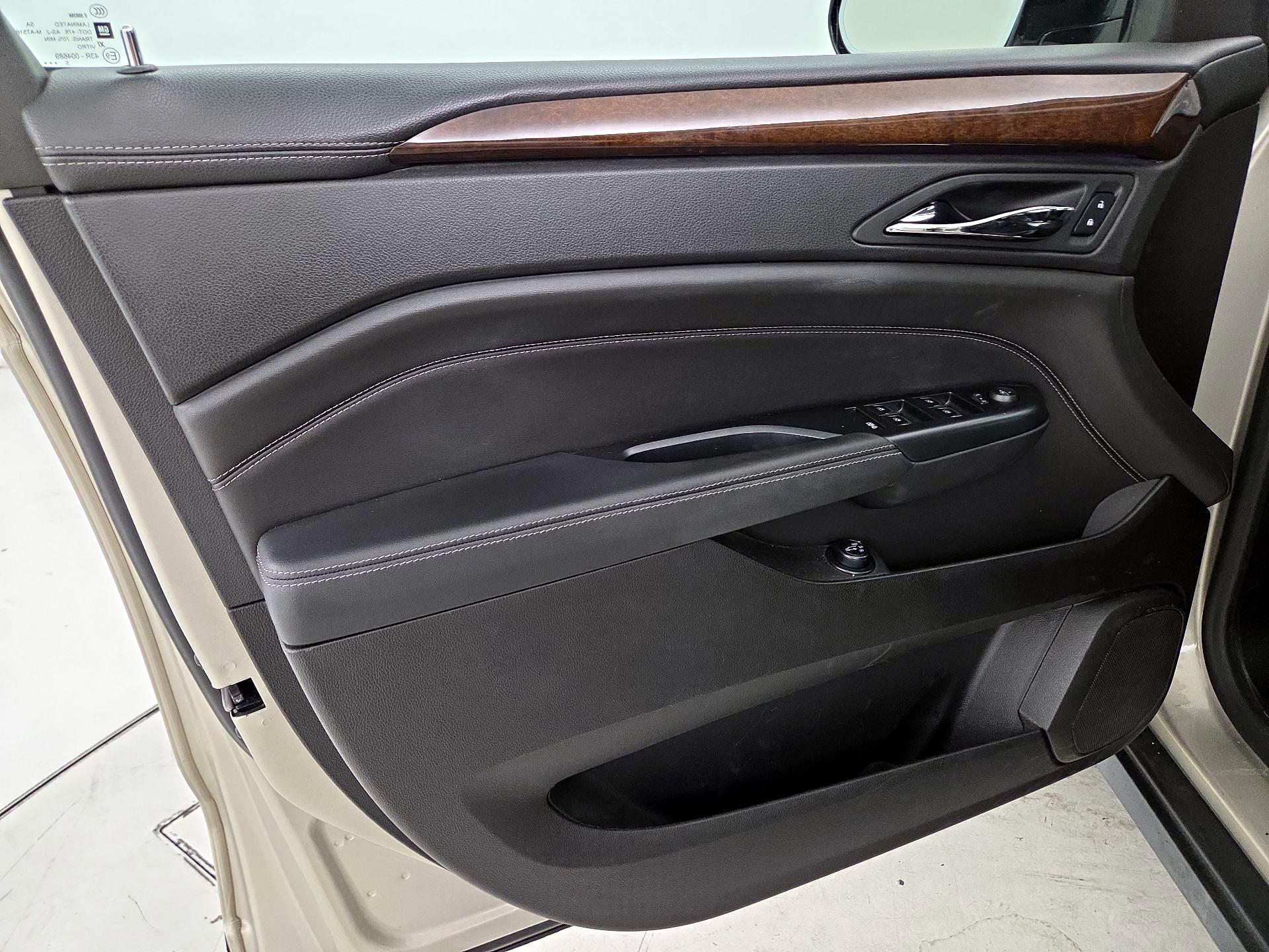 Thumbnail: 2016 Cadillac SRX - 12