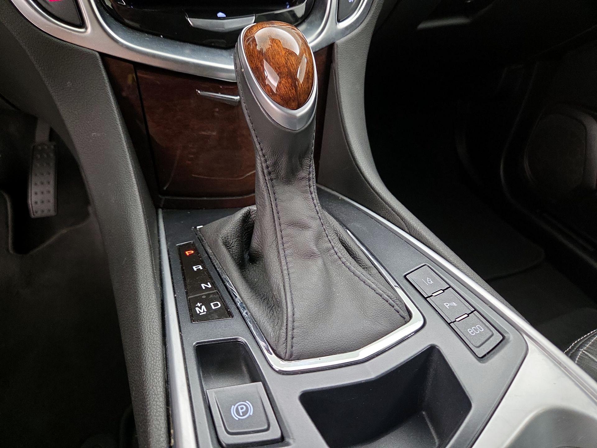 Thumbnail: 2016 Cadillac SRX - 18
