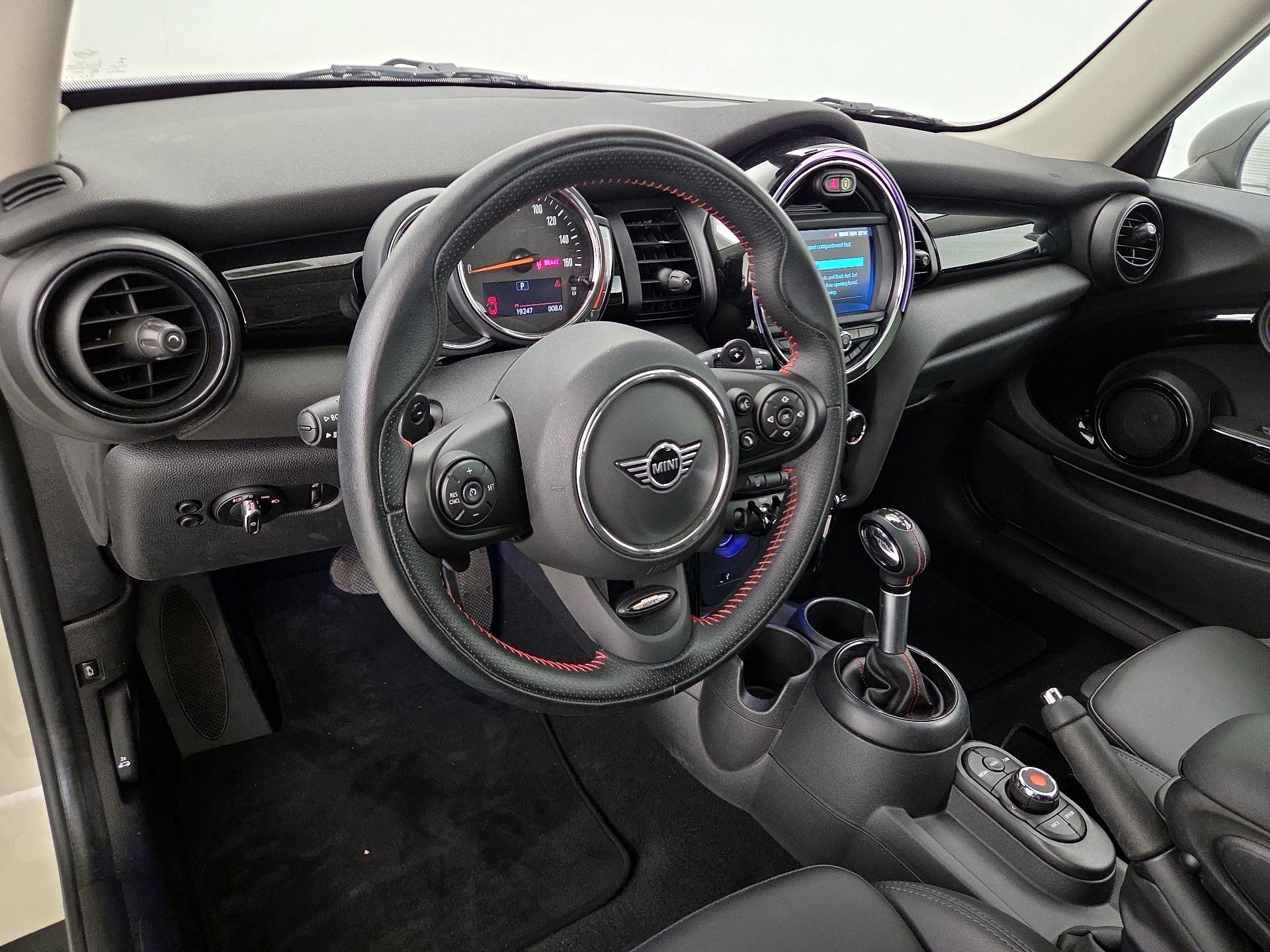 Thumbnail: 2019 MINI Cooper Hardtop - 9