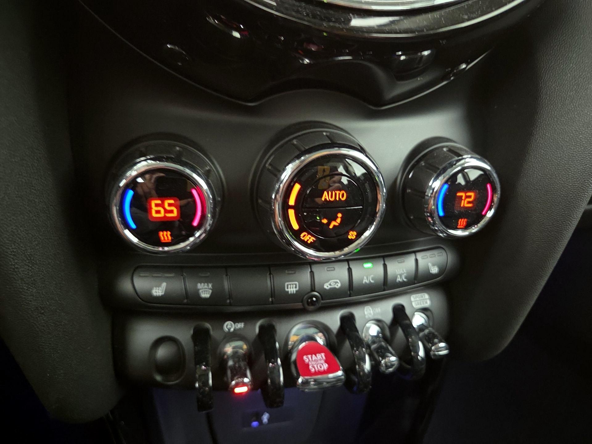 Thumbnail: 2019 MINI Cooper Hardtop - 16