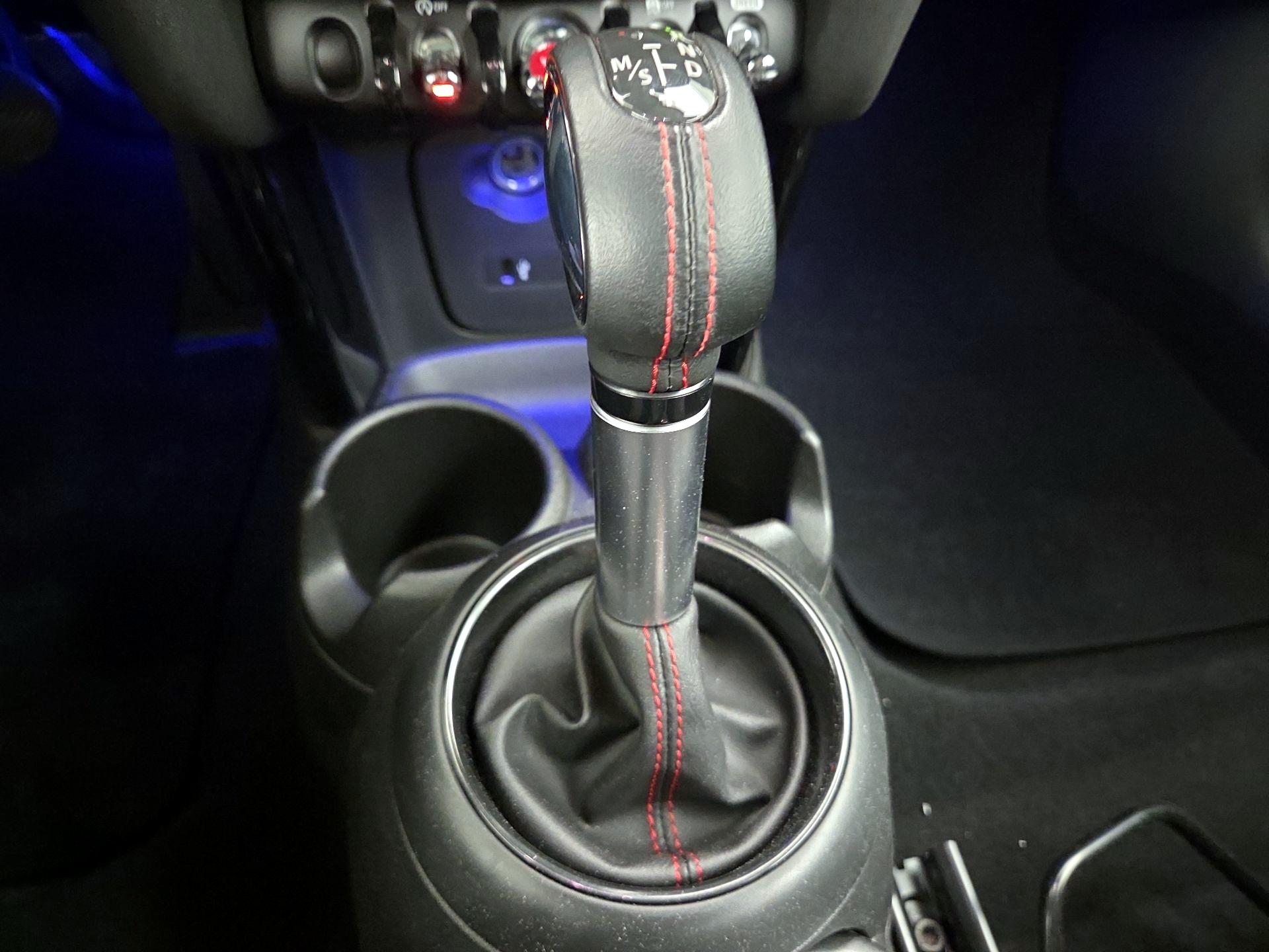 Thumbnail: 2019 MINI Cooper Hardtop - 17