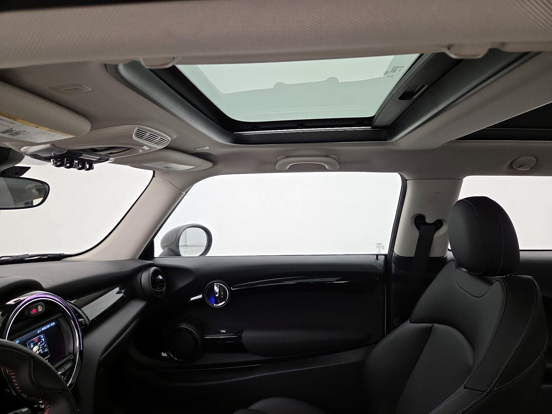 Thumbnail: 2019 MINI Cooper Hardtop - 19