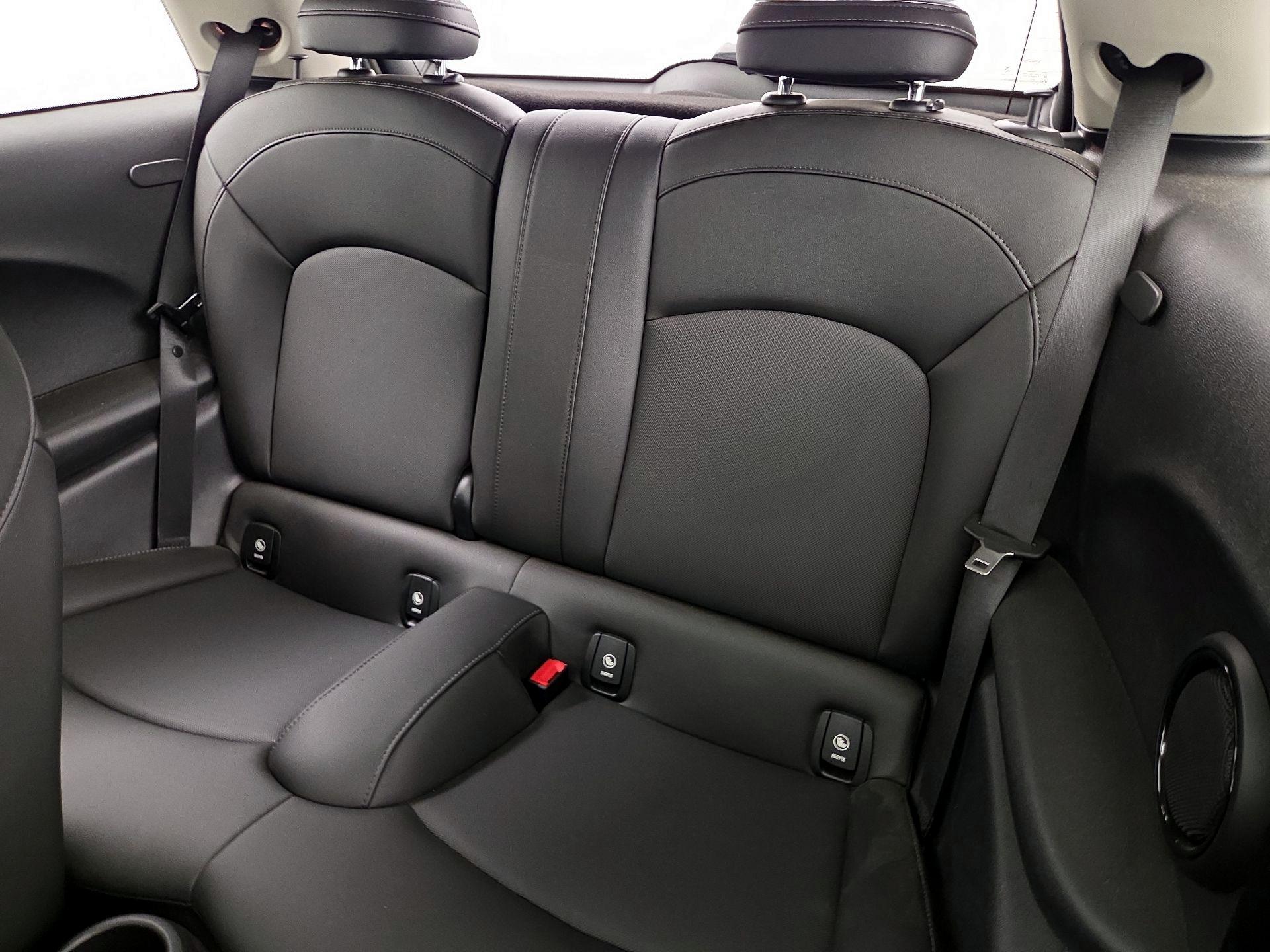 Thumbnail: 2019 MINI Cooper Hardtop - 20