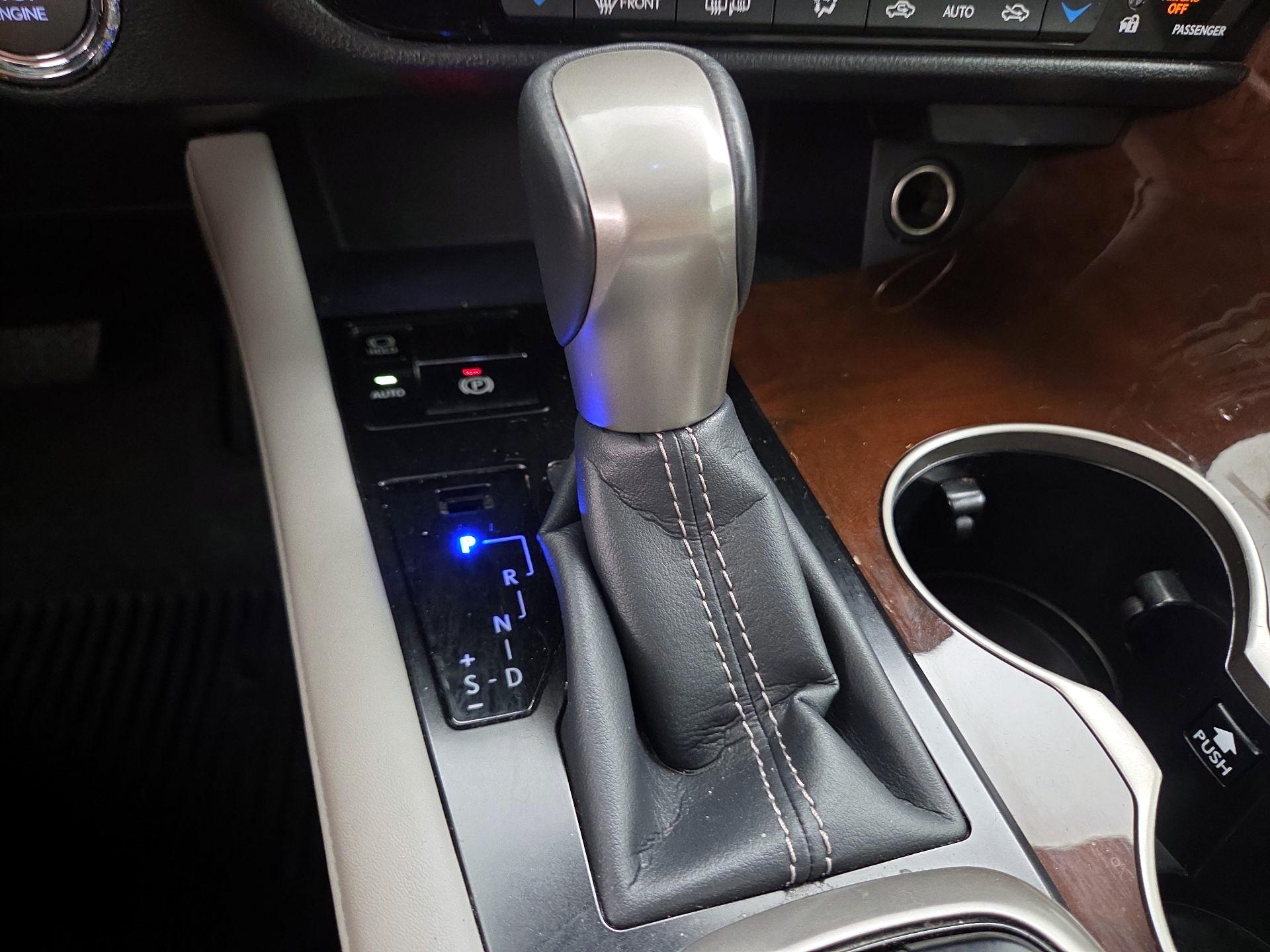 Thumbnail: 2017 Lexus RX - 18