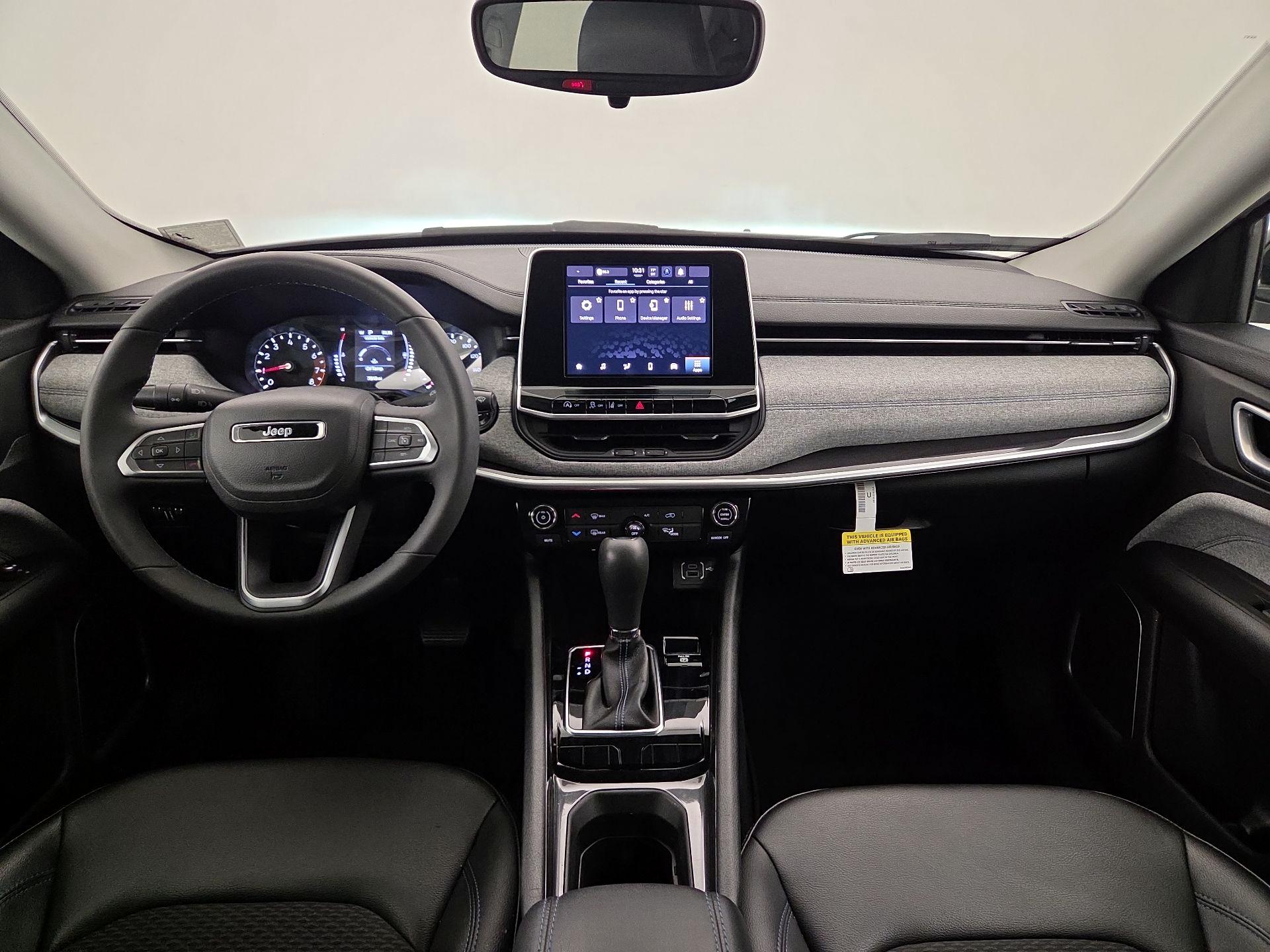 Thumbnail: 2022 Jeep Compass - 9