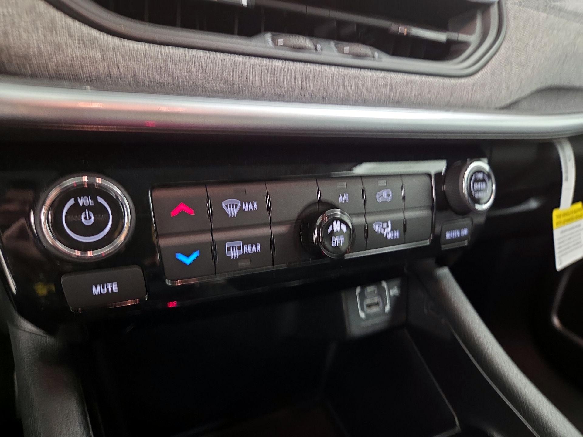 Thumbnail: 2022 Jeep Compass - 16