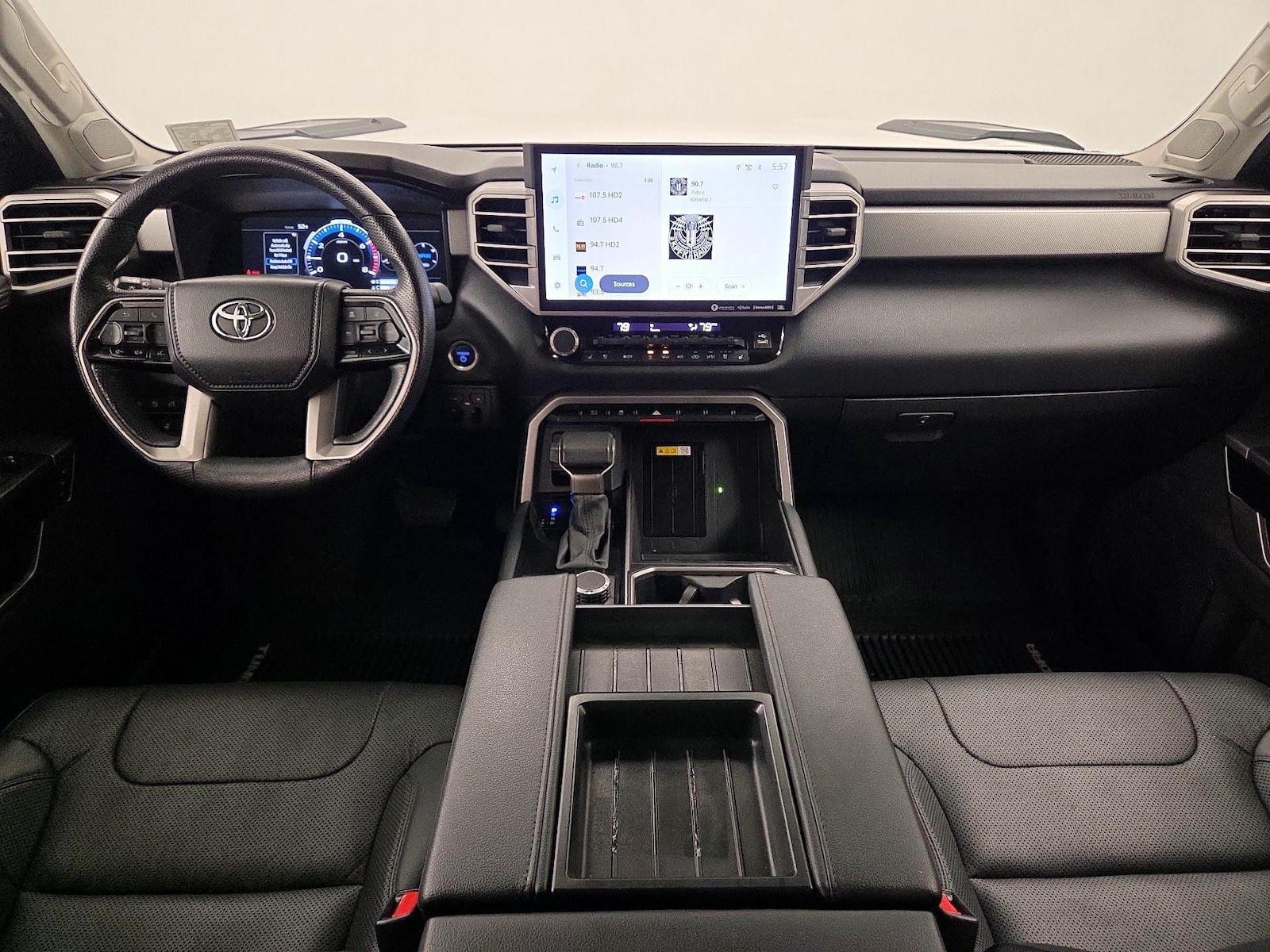 2024 Toyota Tundra Limited - Photo 10
