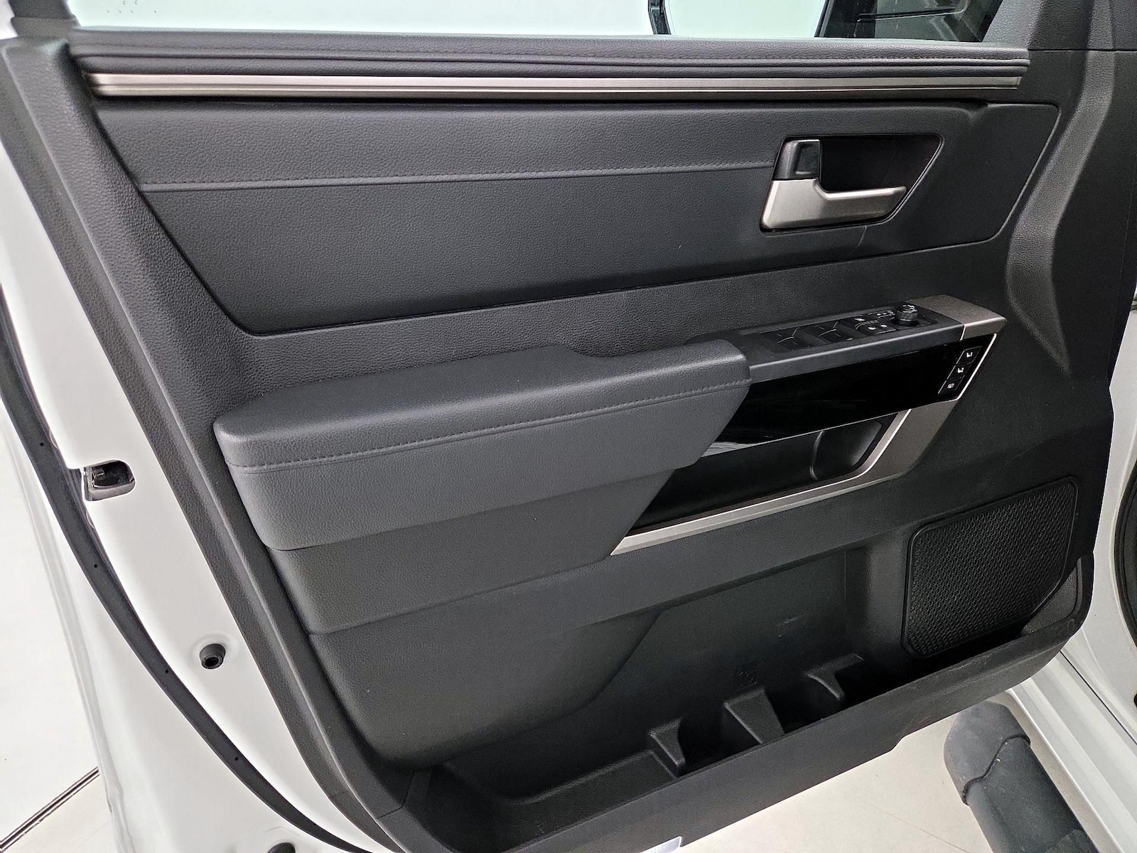 2024 Toyota Tundra Limited - Photo 13