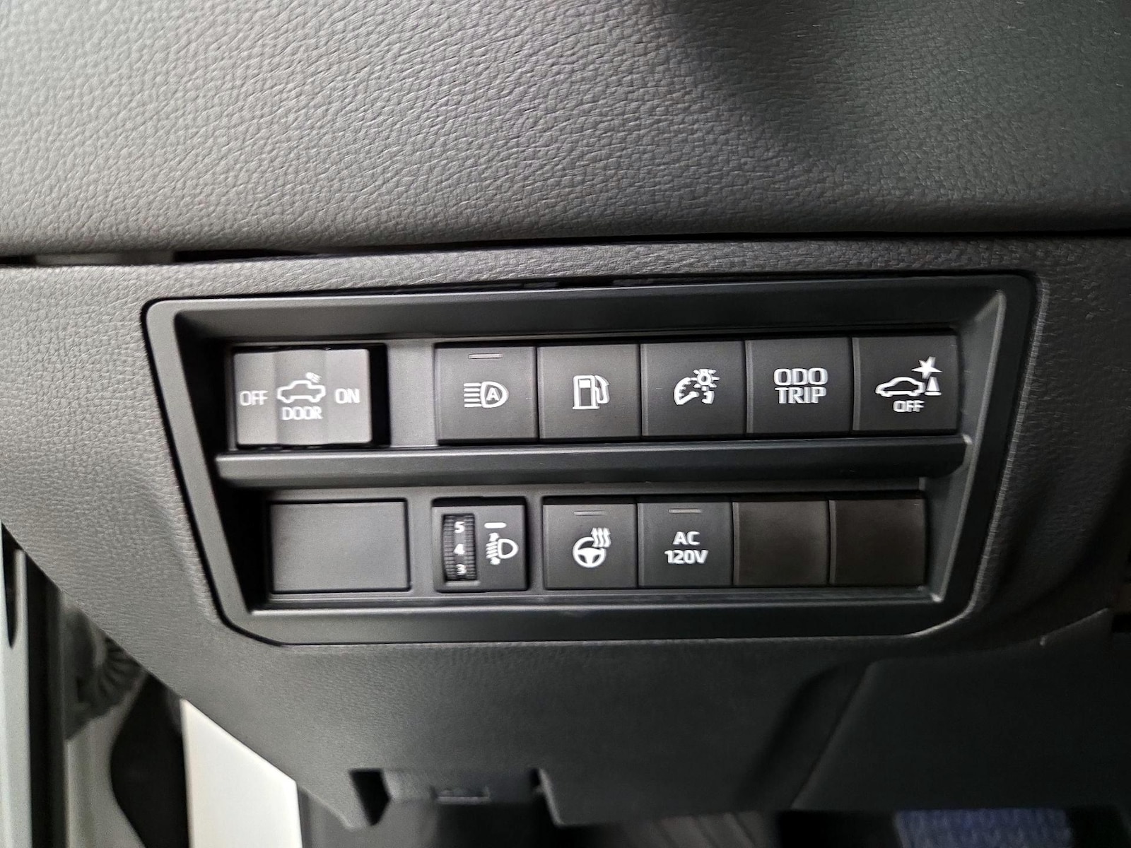 2024 Toyota Tundra Limited - Photo 14