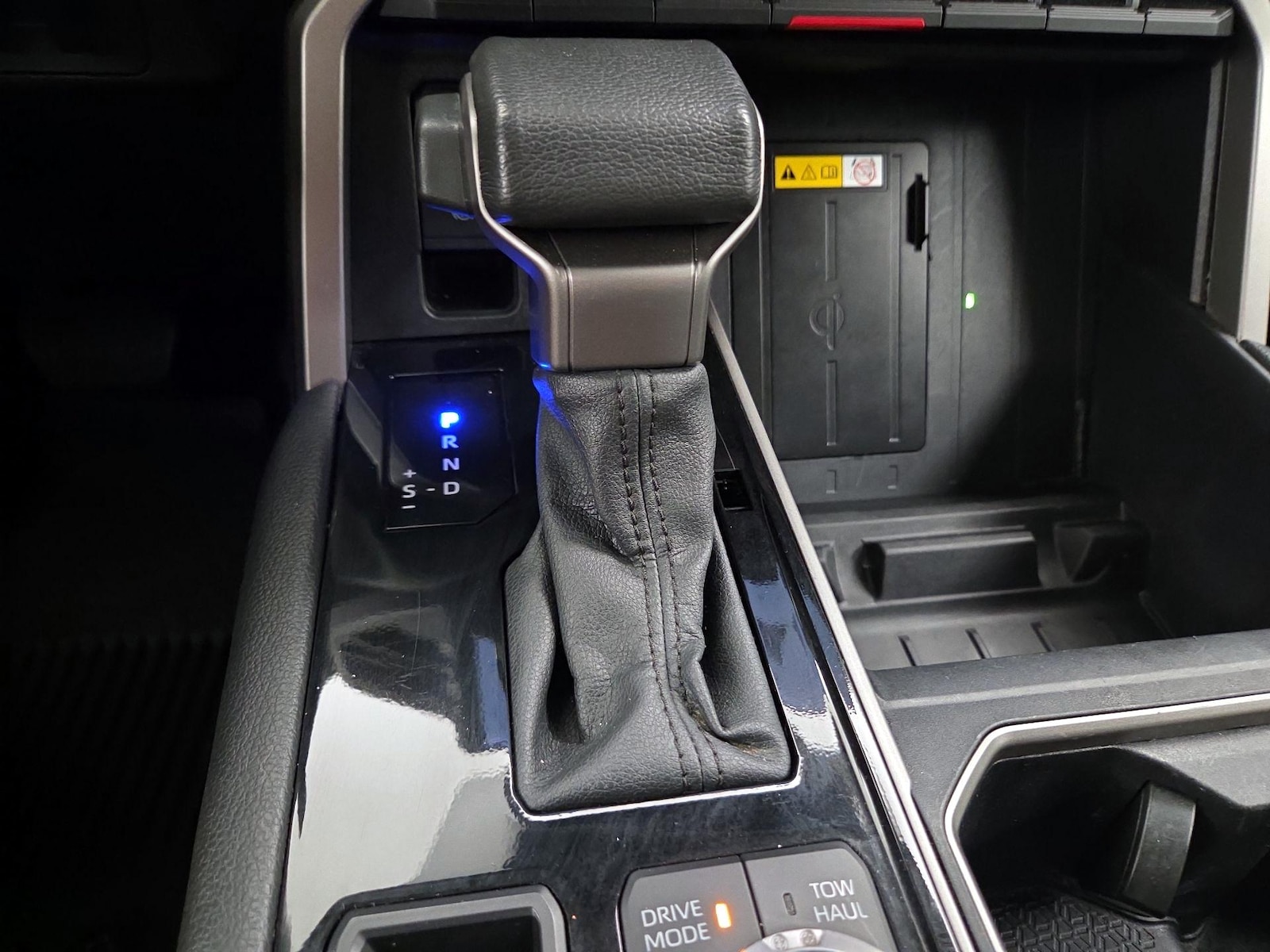 2024 Toyota Tundra Limited - Photo 18