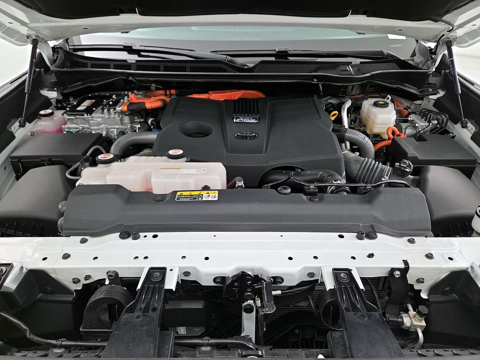 2024 Toyota Tundra Limited - Photo 23