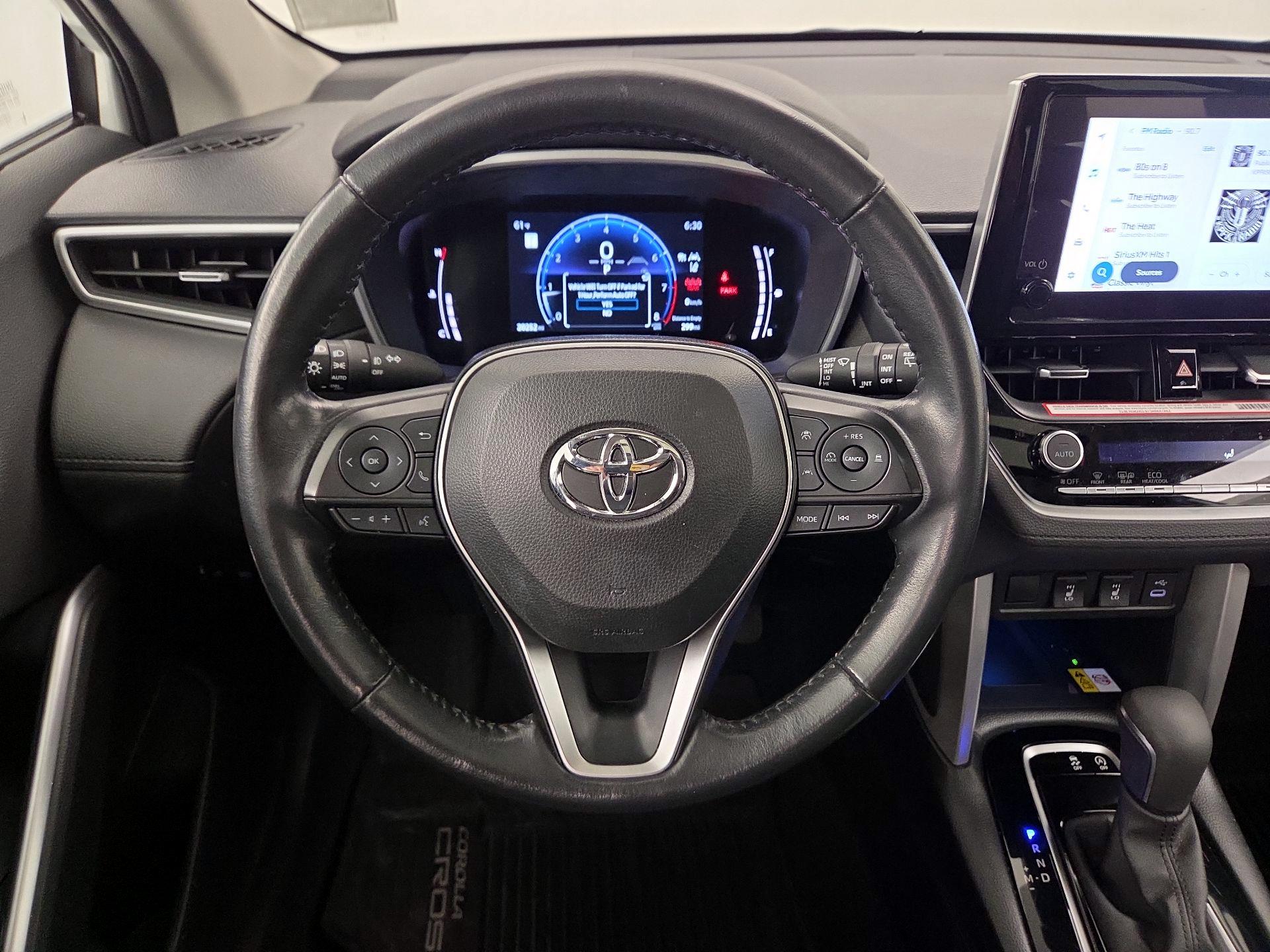 Thumbnail: 2023 Toyota Corolla Cross - 10