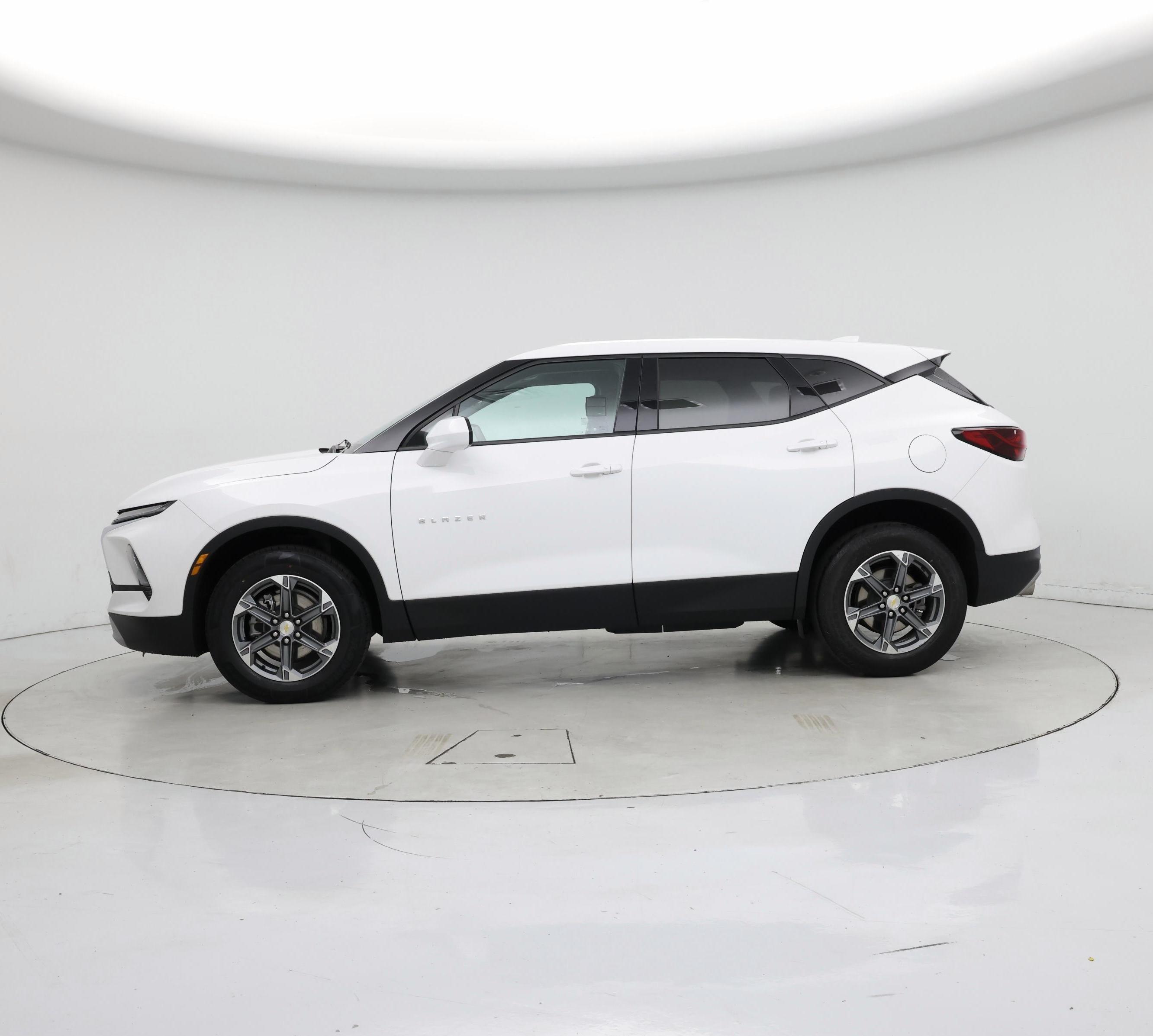 Thumbnail: 2023 Chevrolet Blazer - 3