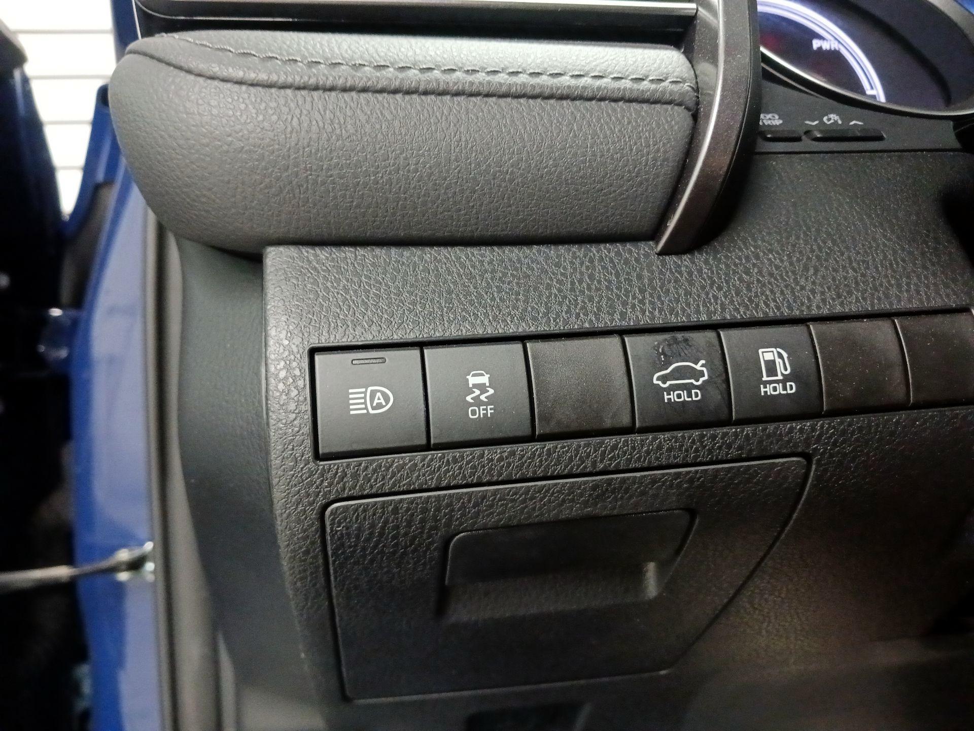 Thumbnail: 2023 Toyota Camry - 13