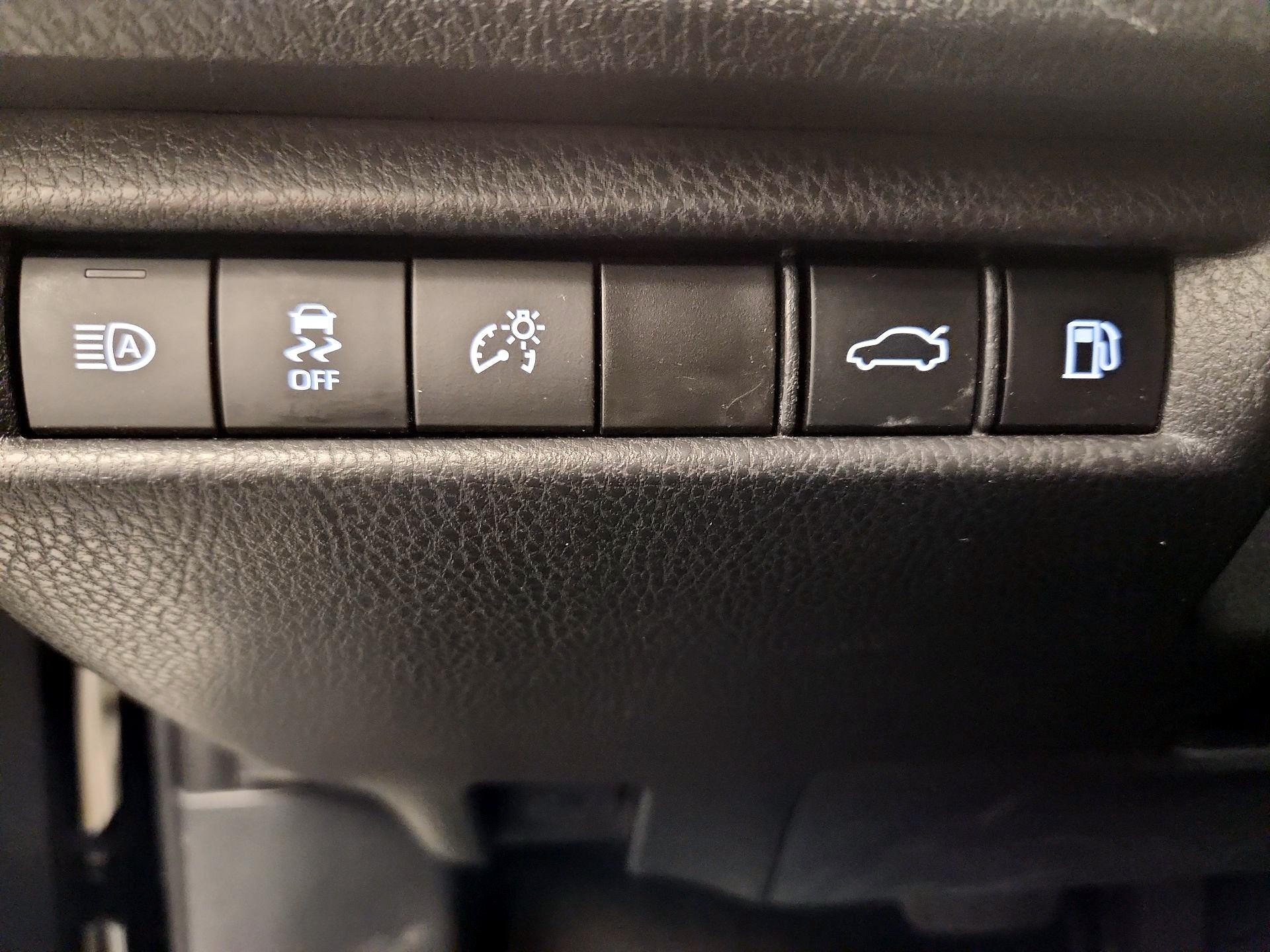 Thumbnail: 2025 Toyota Camry - 13