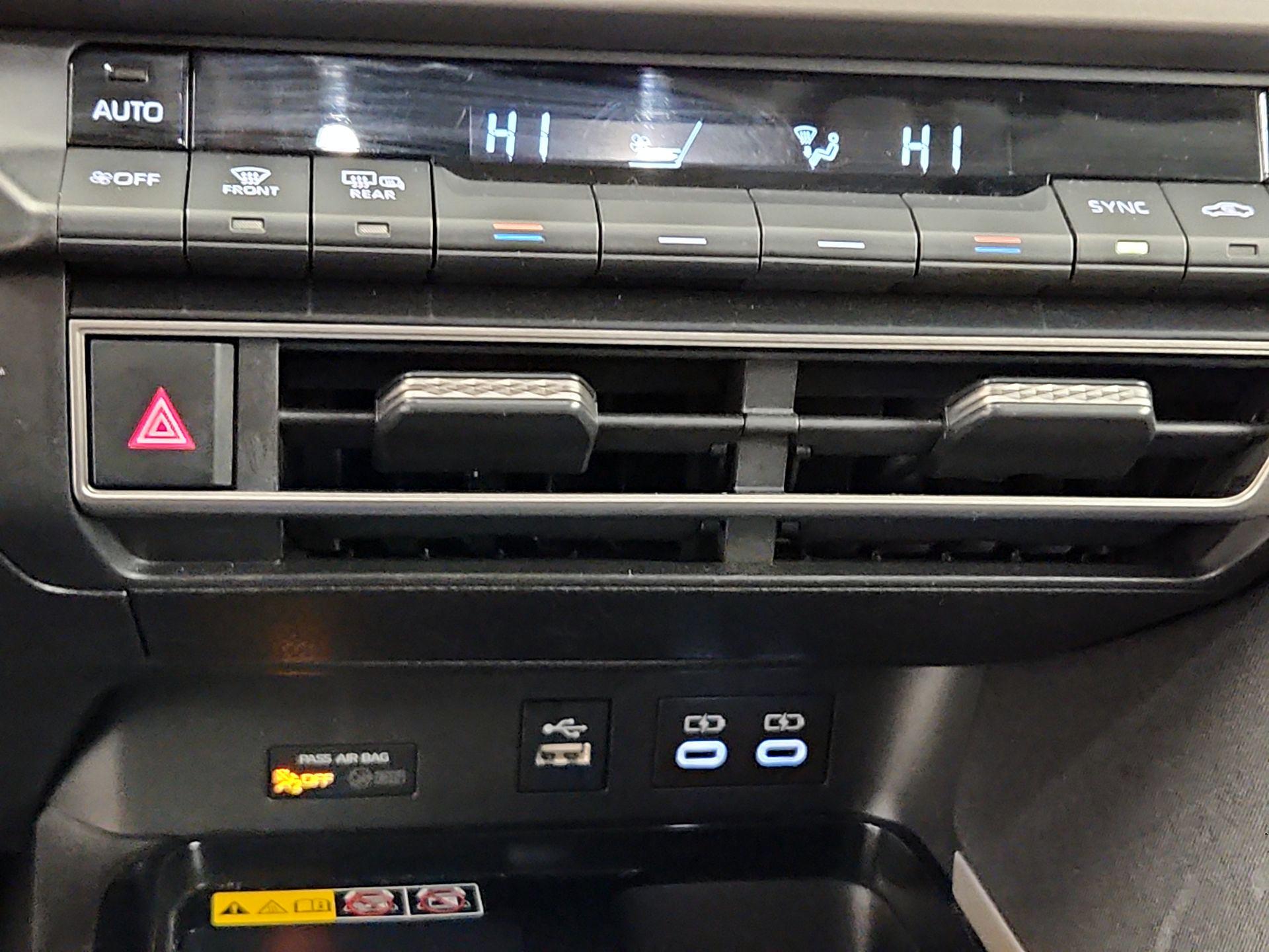 Thumbnail: 2025 Toyota Camry - 16