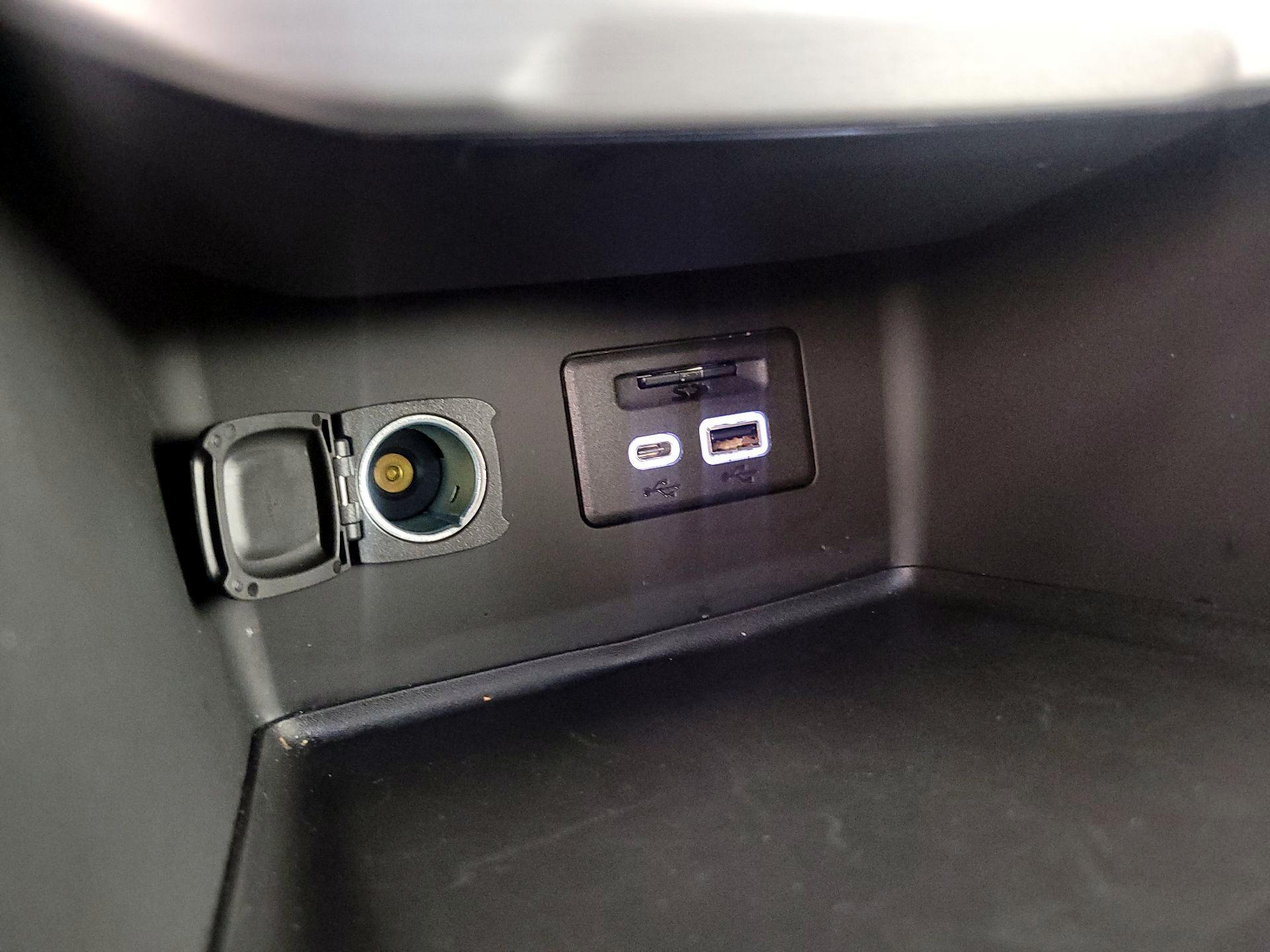 Thumbnail: 2023 GMC Acadia - 19