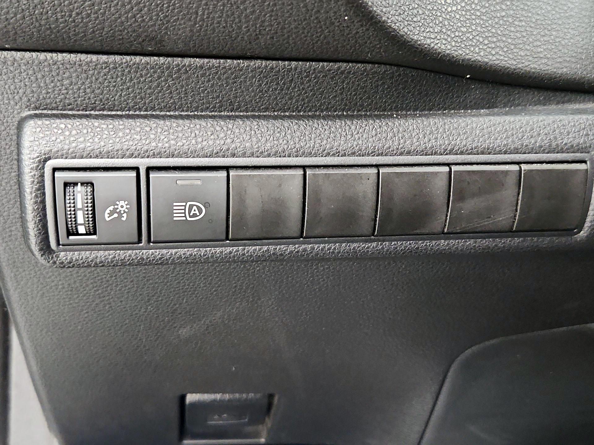 Thumbnail: 2024 Toyota Corolla - 13