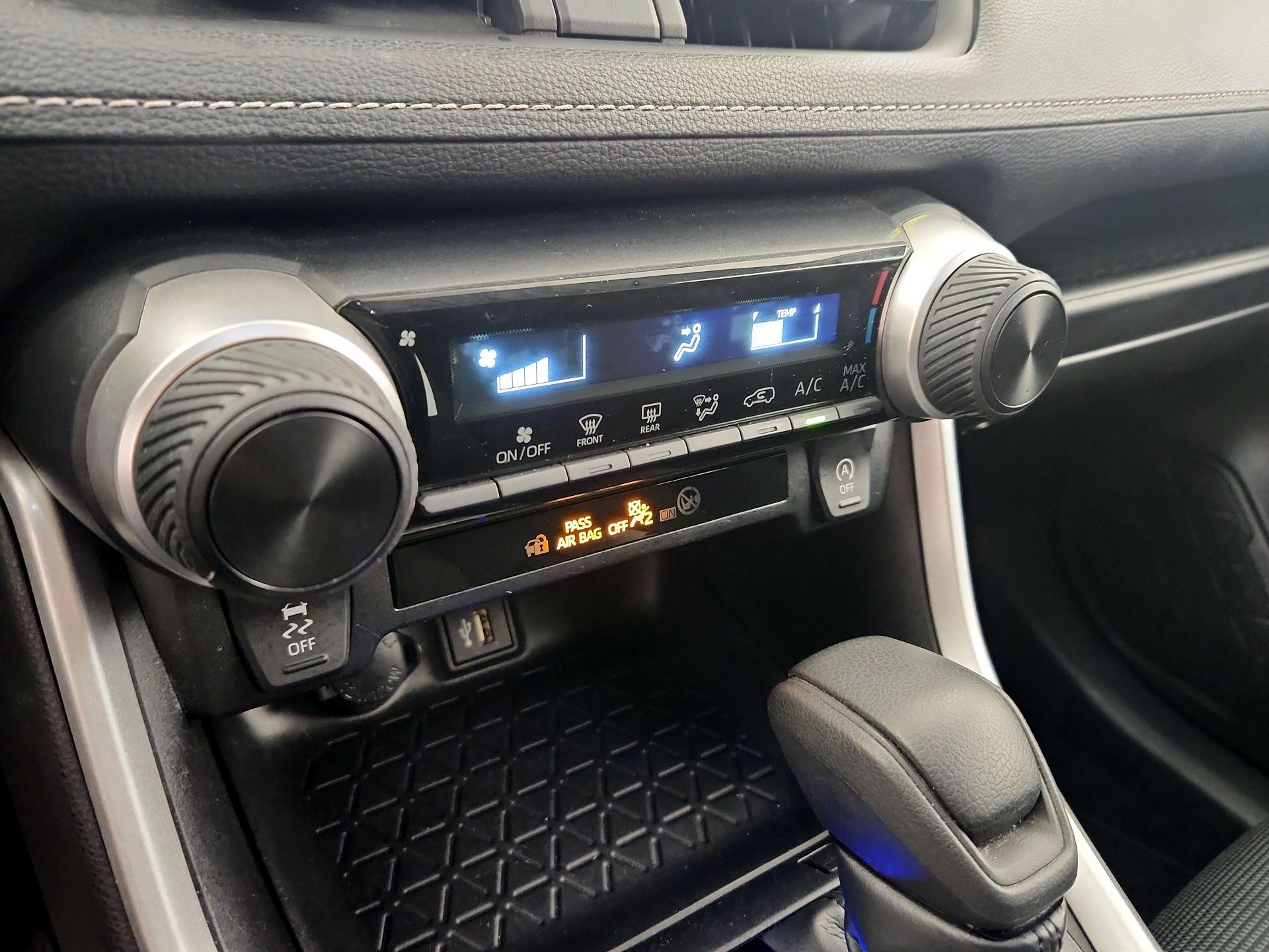 Thumbnail: 2024 Toyota RAV4 - 16