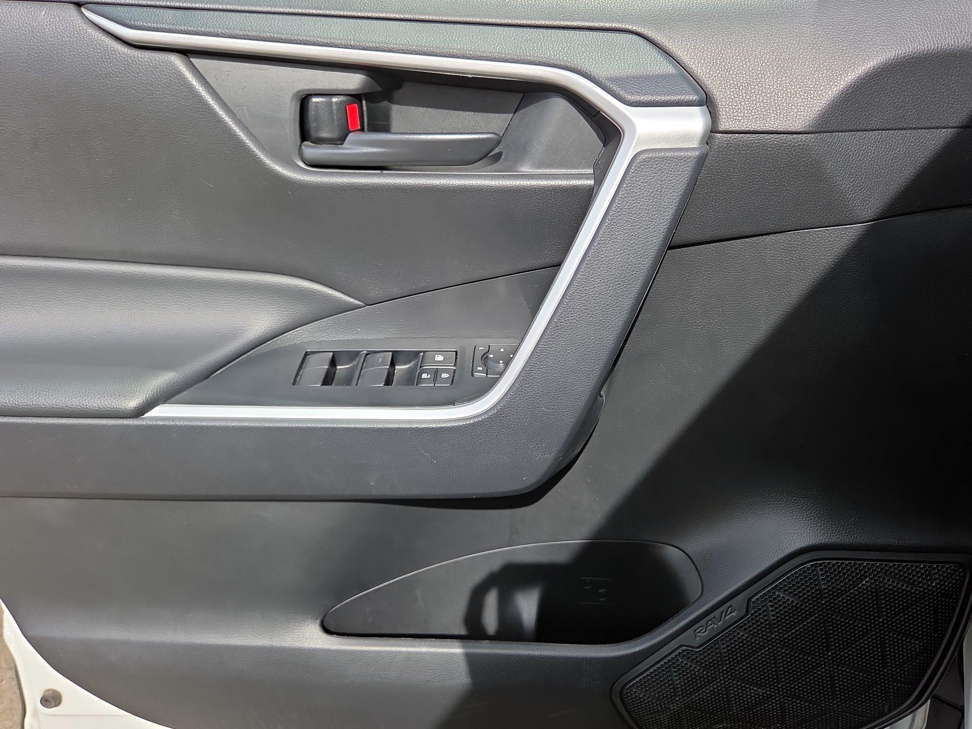 Thumbnail: 2024 Toyota RAV4 - 10