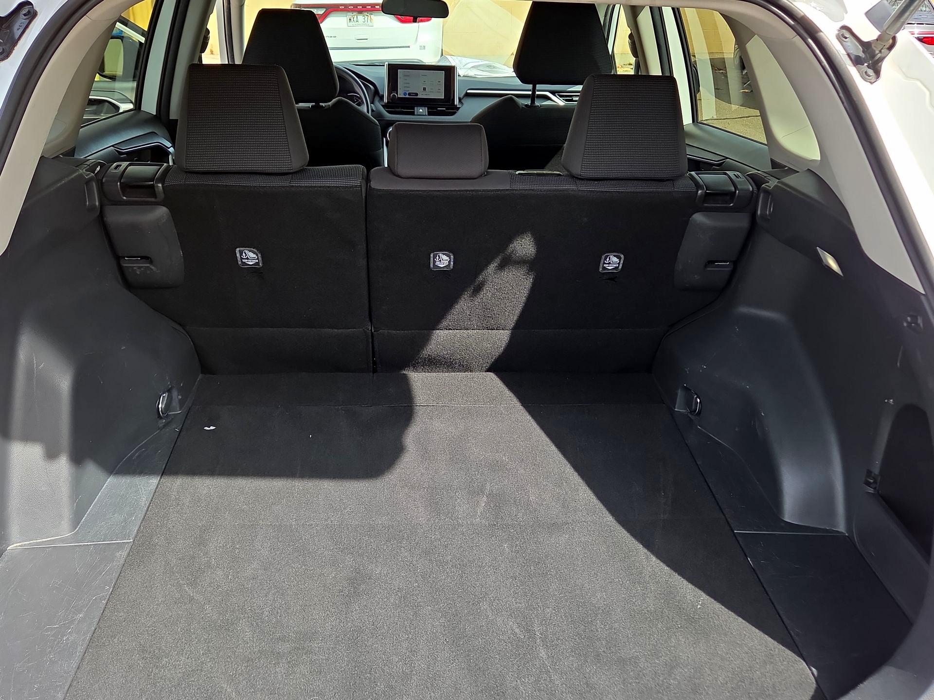 Thumbnail: 2024 Toyota RAV4 - 18