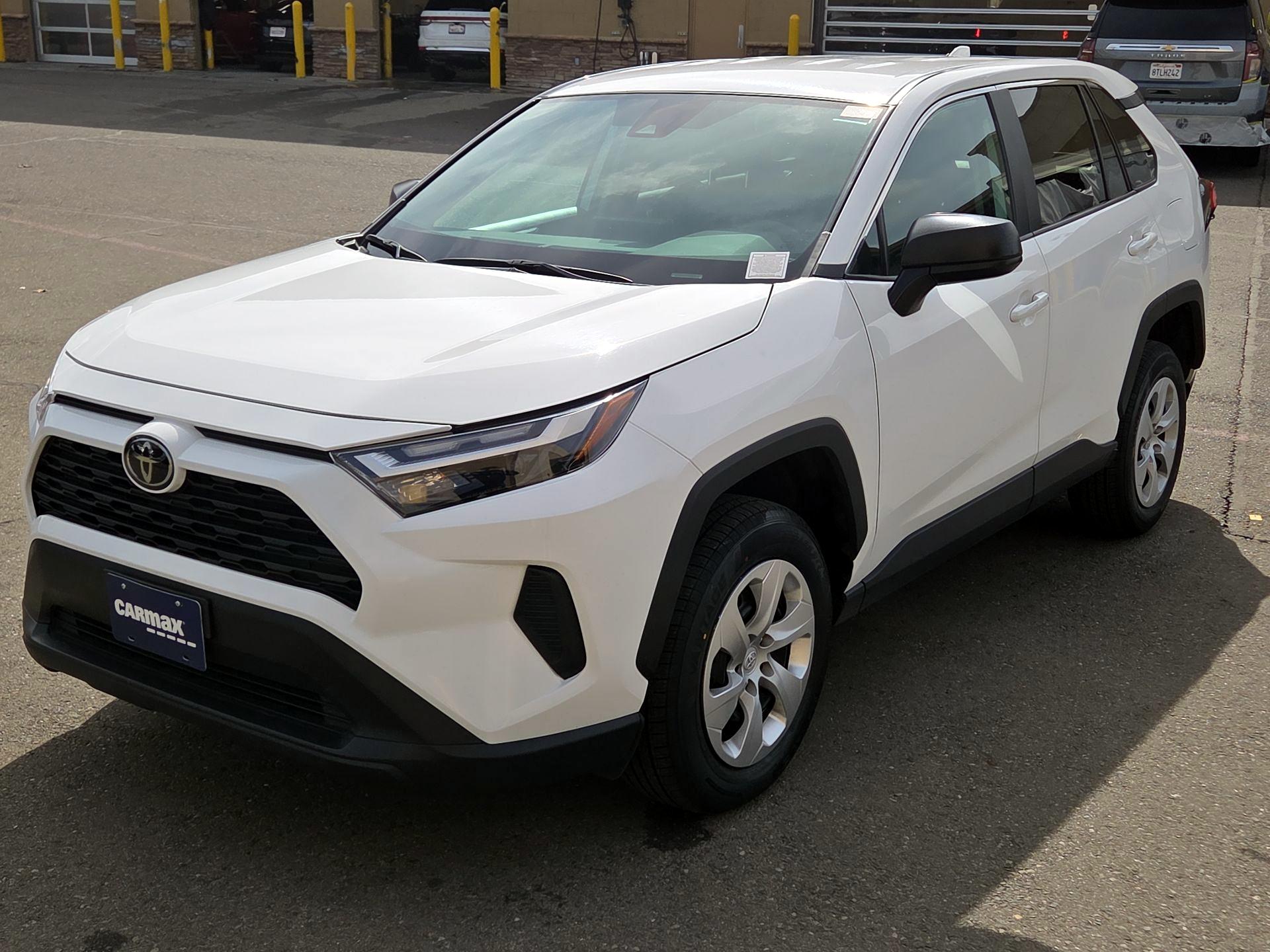 Thumbnail: 2024 Toyota RAV4 - 3