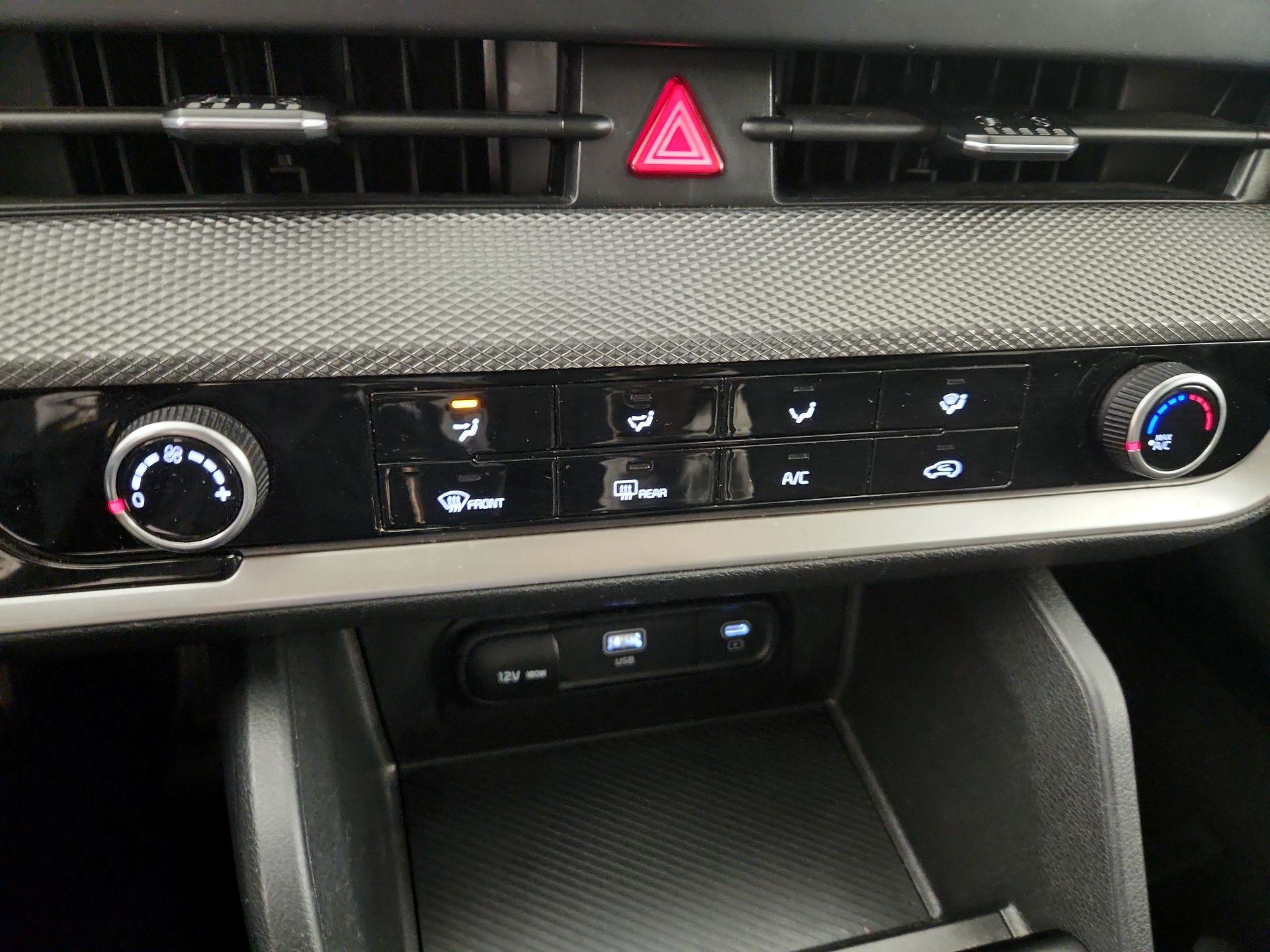 Thumbnail: 2024 Kia Sportage - 16