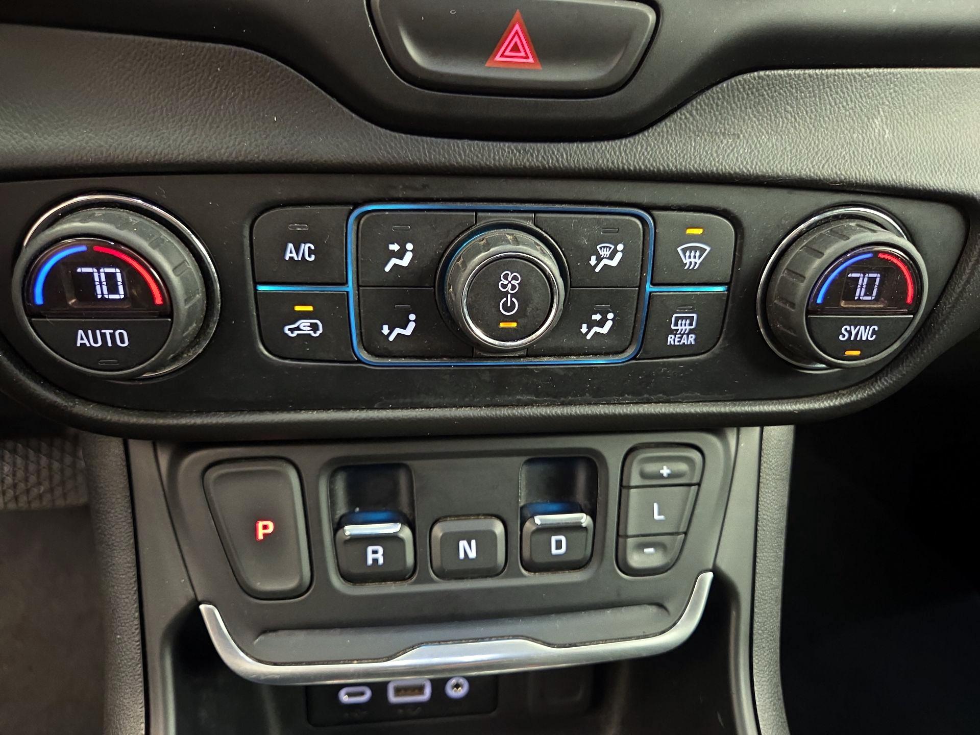 Thumbnail: 2020 GMC Terrain - 17