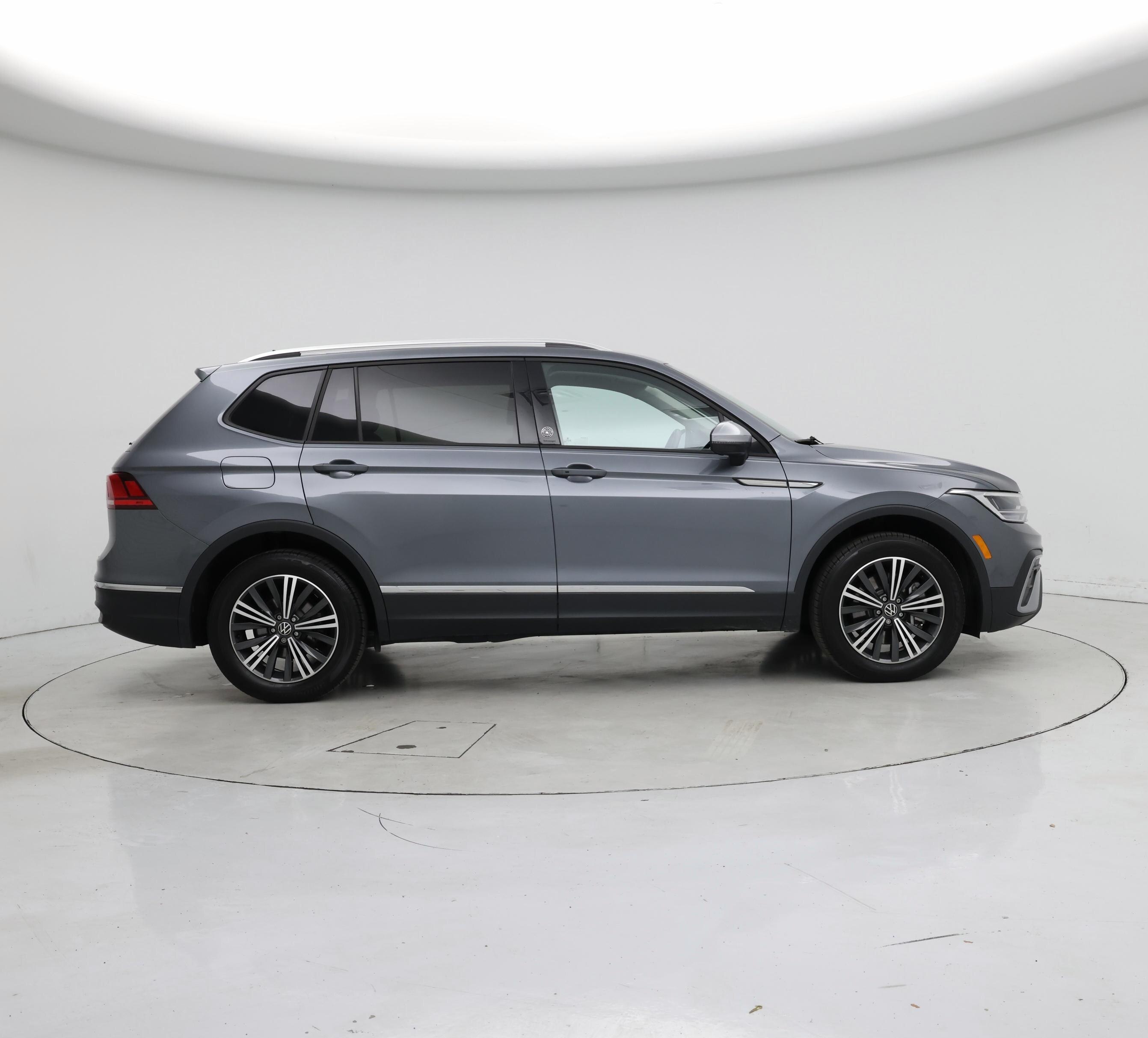 Thumbnail: 2024 Volkswagen Tiguan - 7