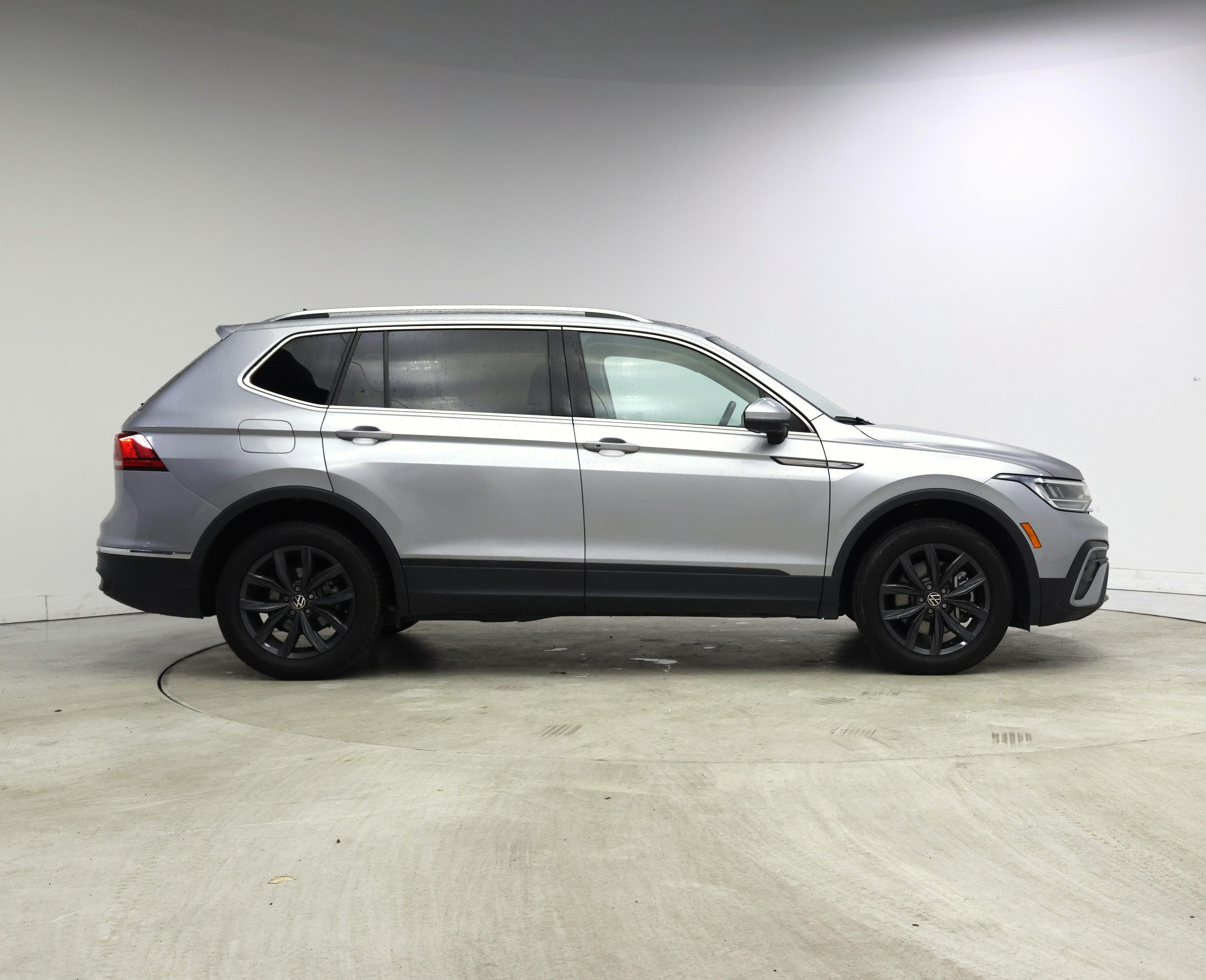 Thumbnail: 2024 Volkswagen Tiguan - 7