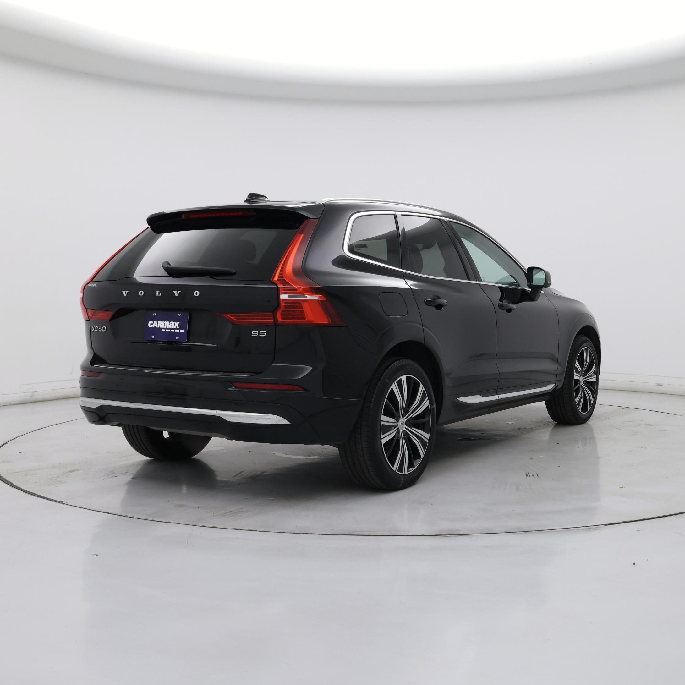 Thumbnail: 2022 Volvo XC60 - 8