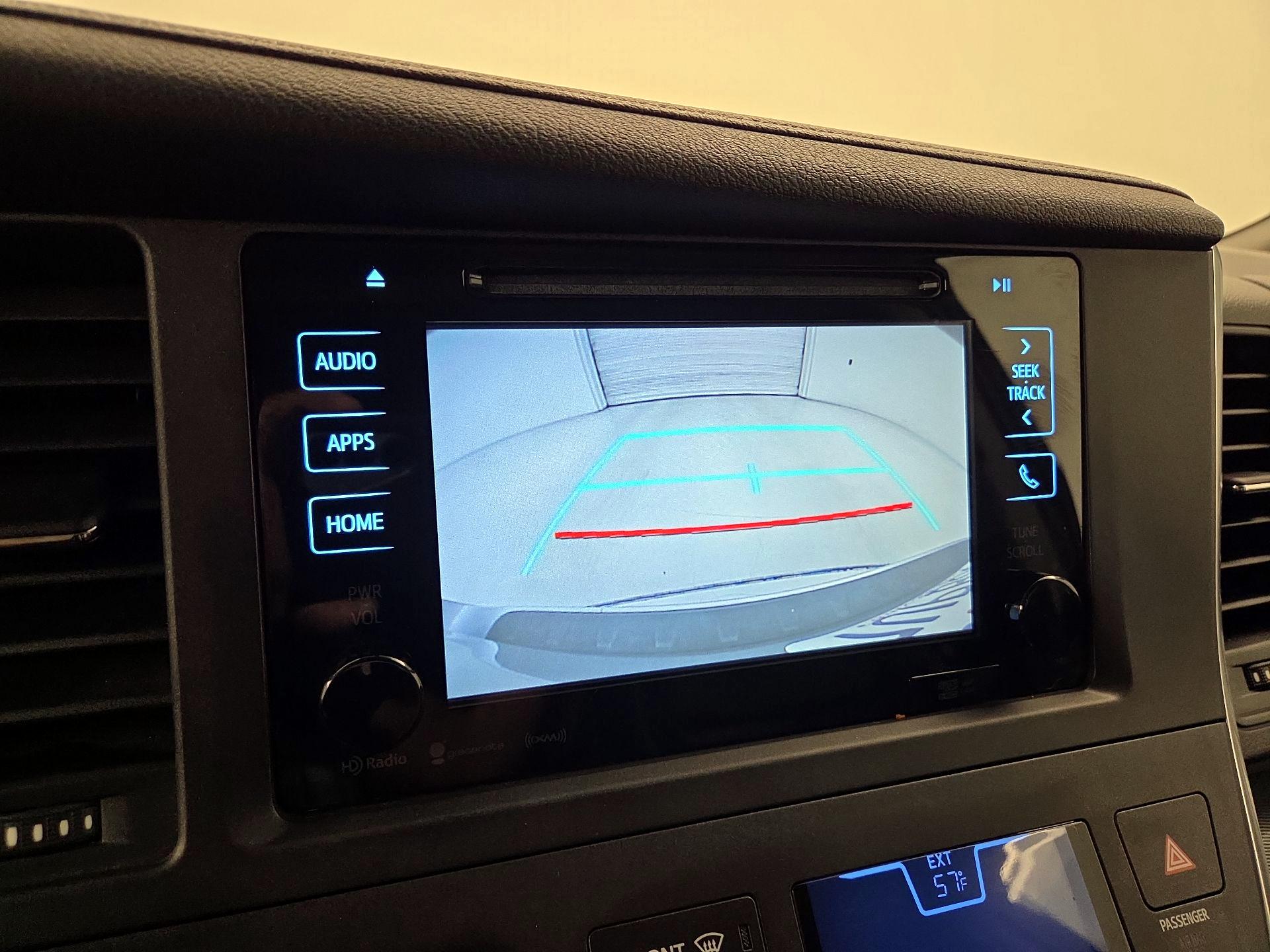 Thumbnail: 2017 Toyota Sienna - 15