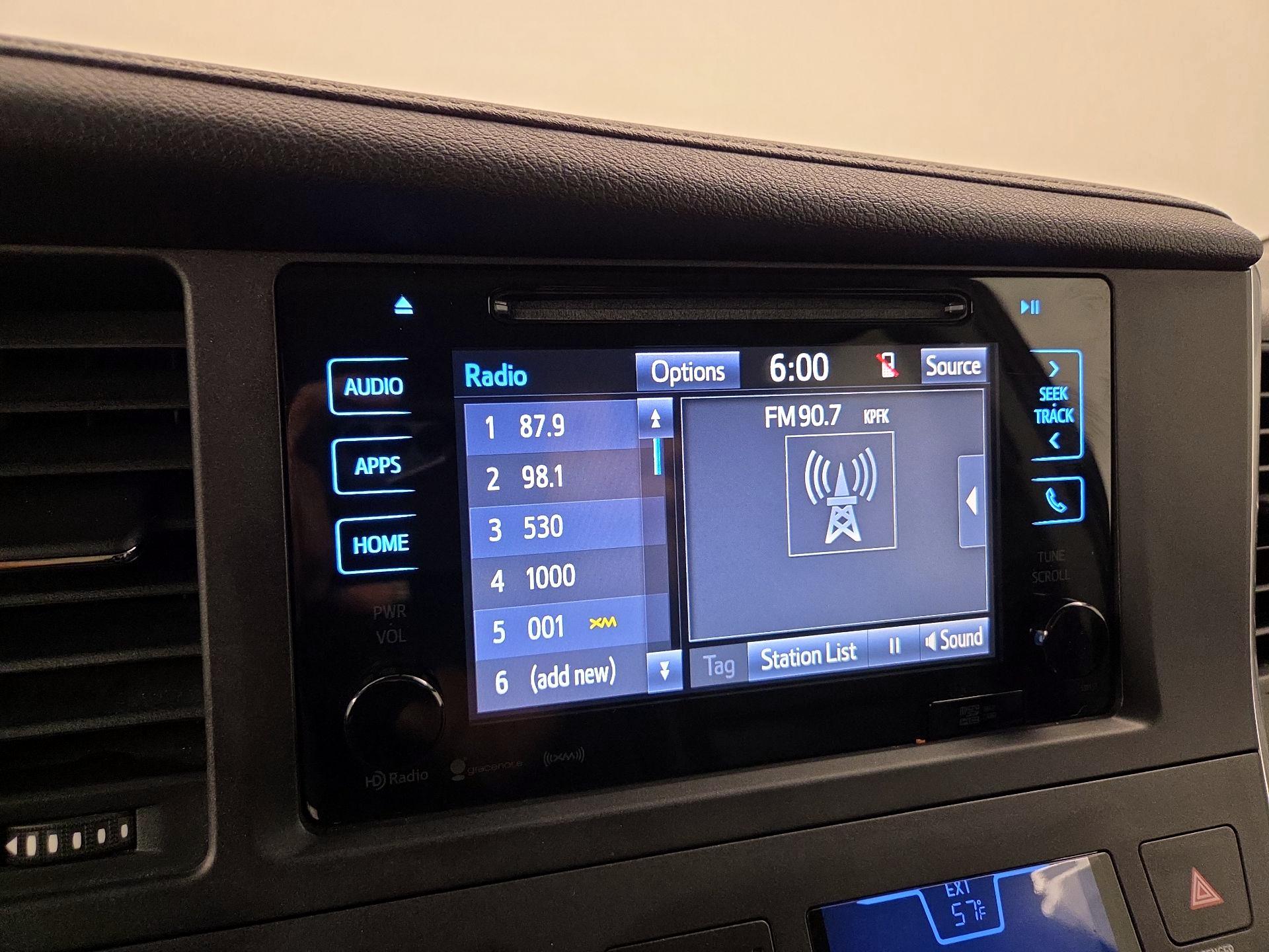 Thumbnail: 2017 Toyota Sienna - 16