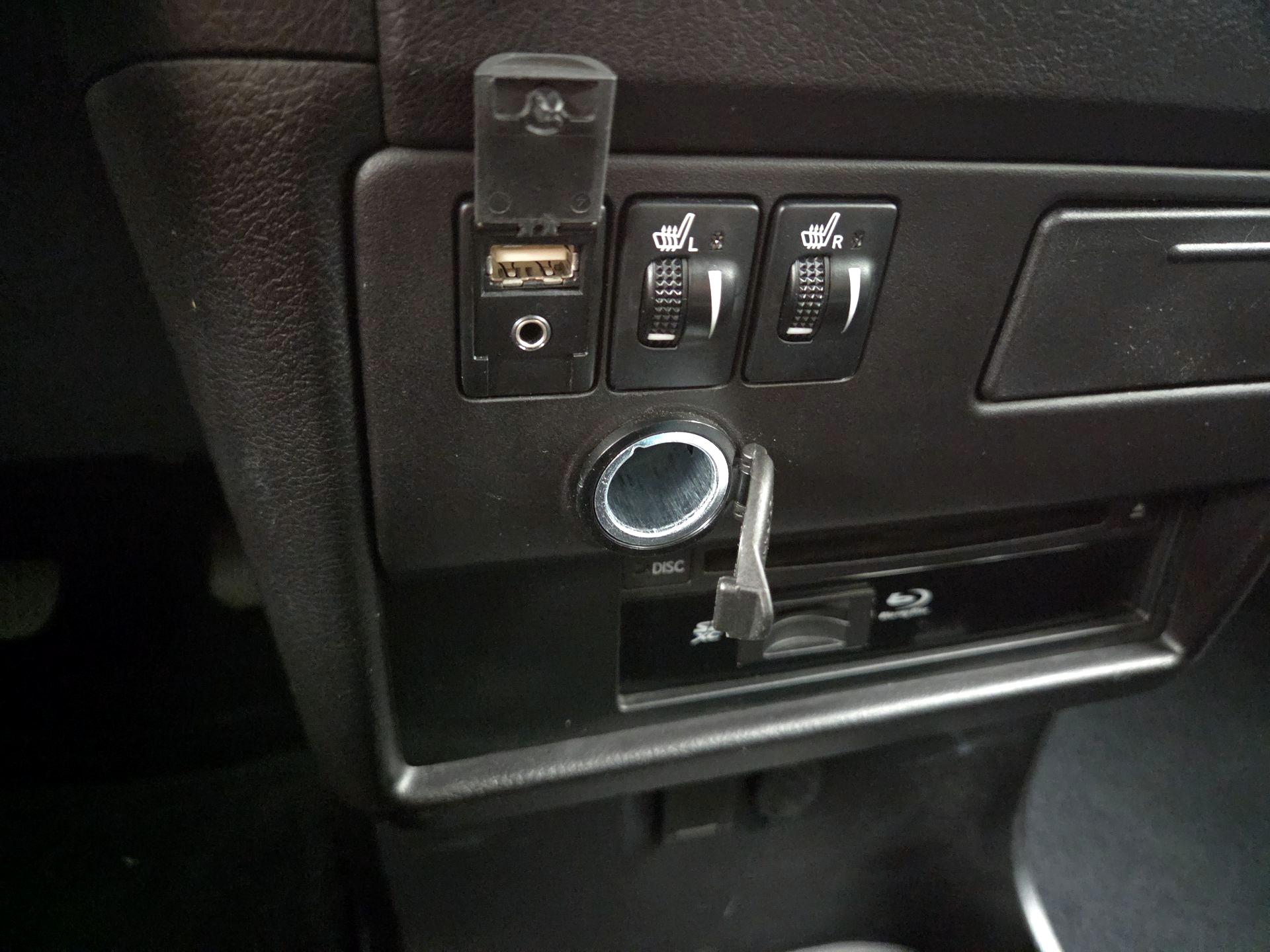 Thumbnail: 2017 Toyota Sienna - 19