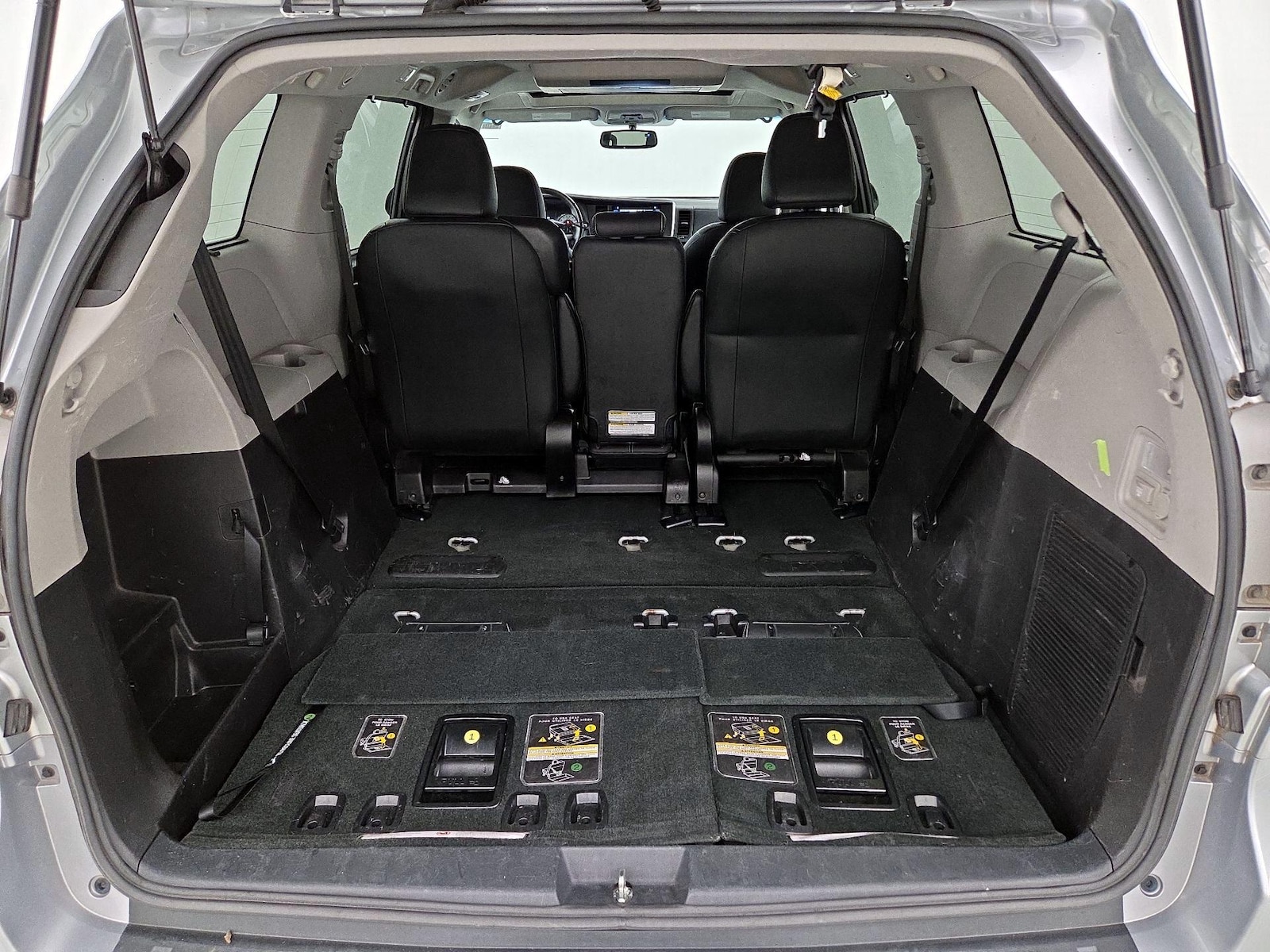 2017 Toyota Sienna SE Premium - Photo 25