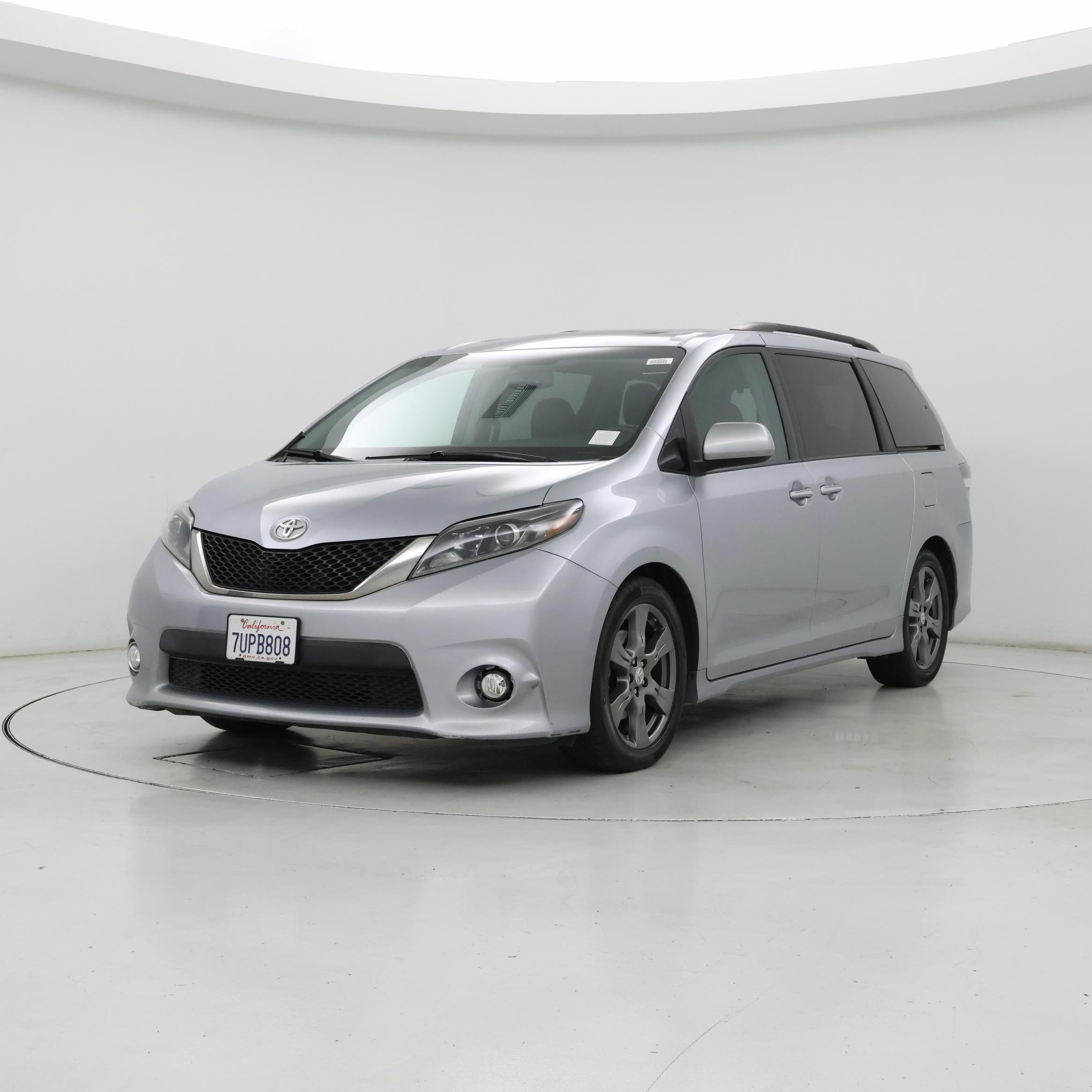 Thumbnail: 2017 Toyota Sienna - 4