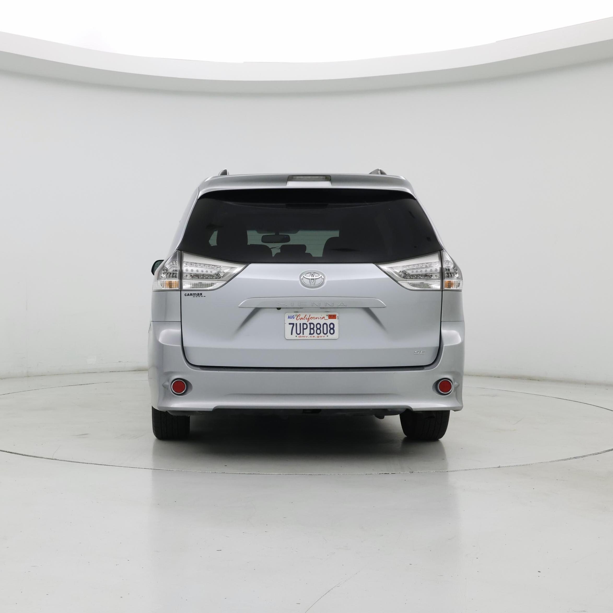 Thumbnail: 2017 Toyota Sienna - 6