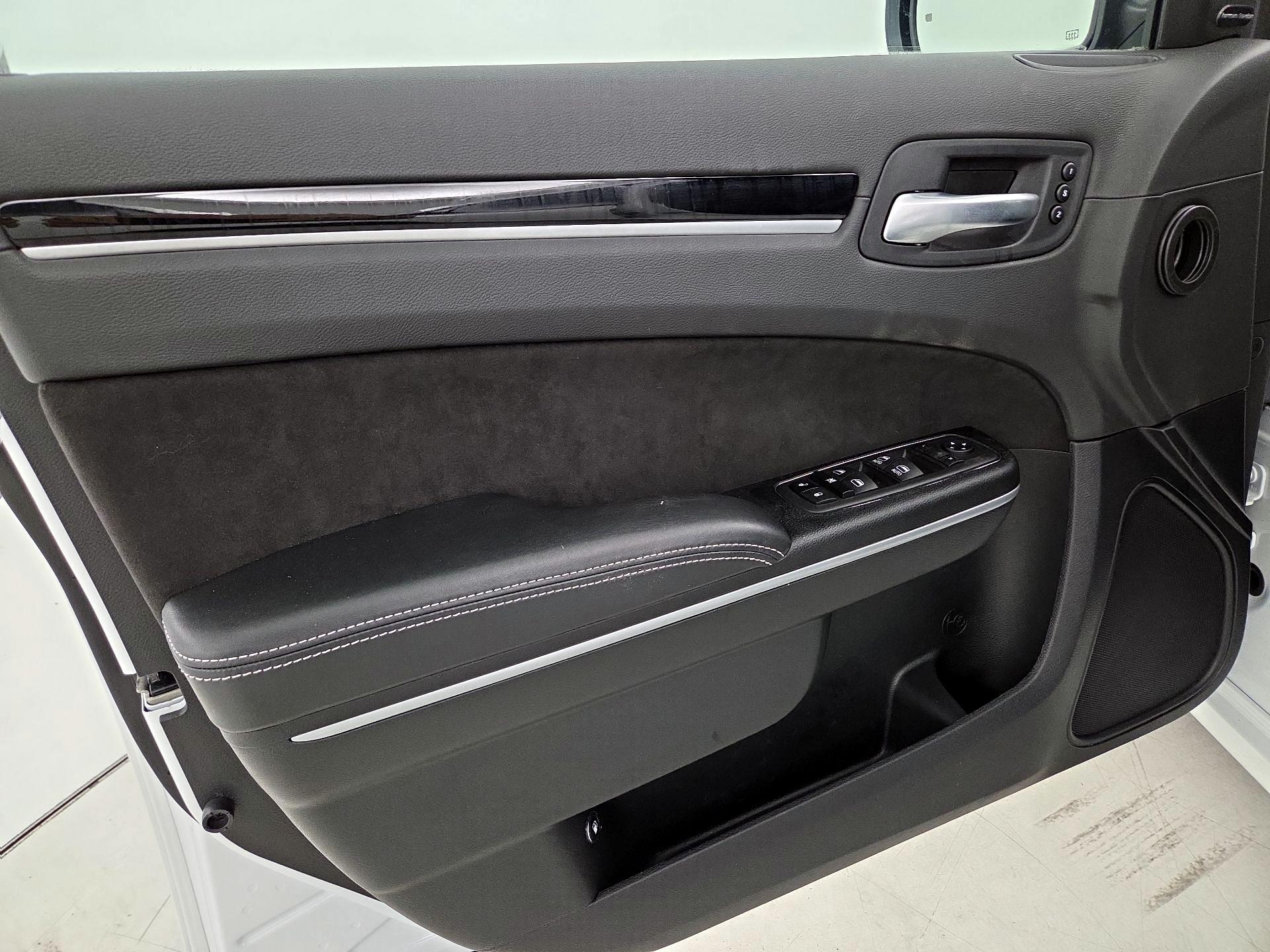 Thumbnail: 2023 Chrysler 300 - 12