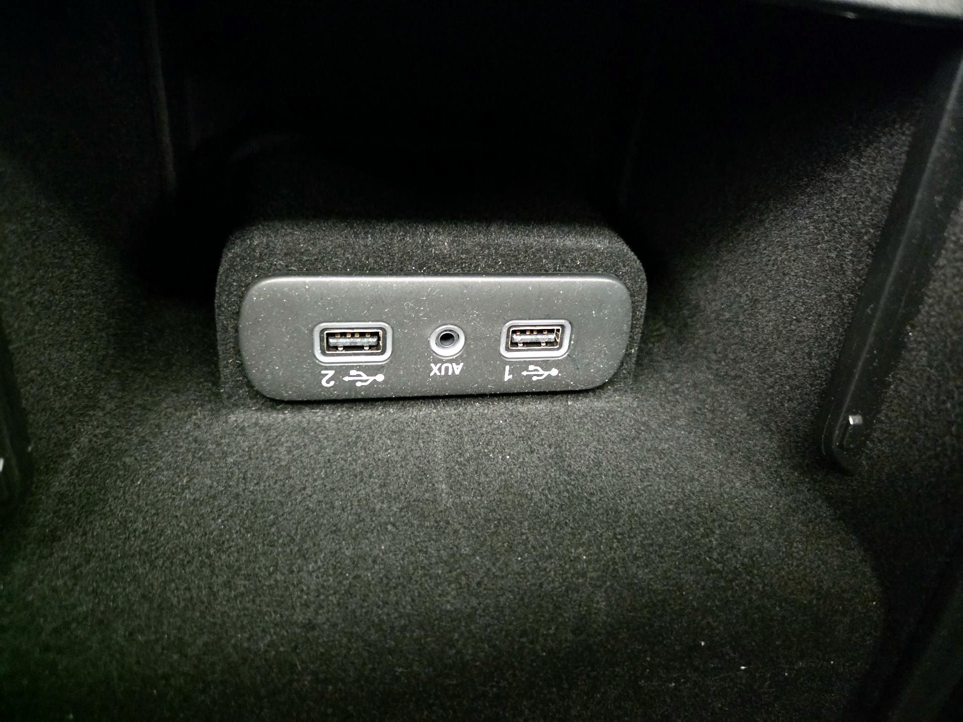 Thumbnail: 2023 Chrysler 300 - 19