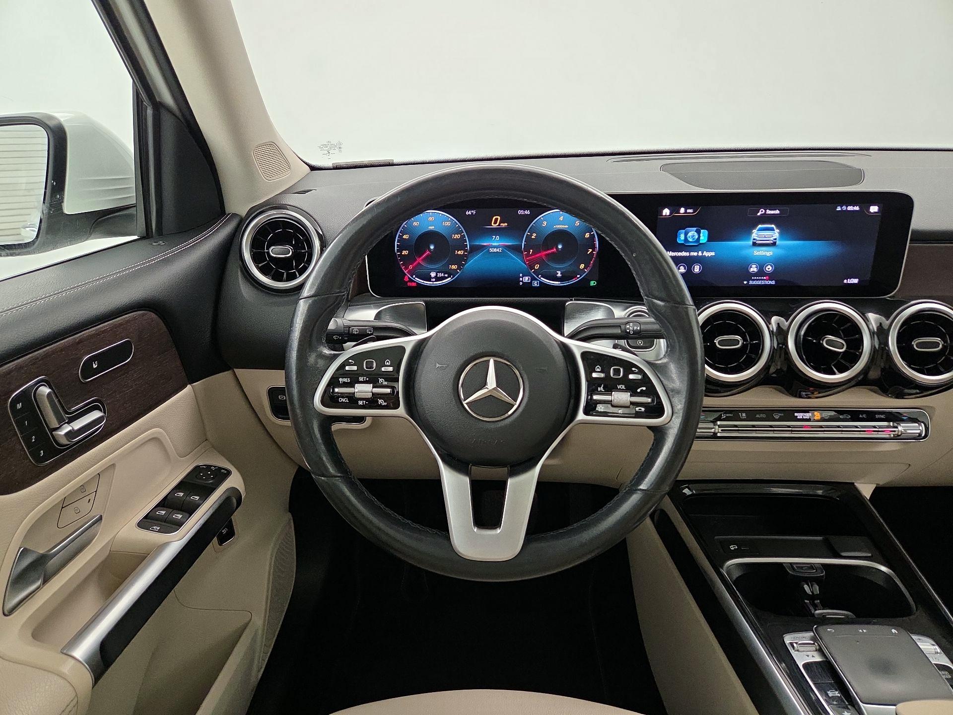 Thumbnail: 2020 Mercedes-Benz GLB - 10