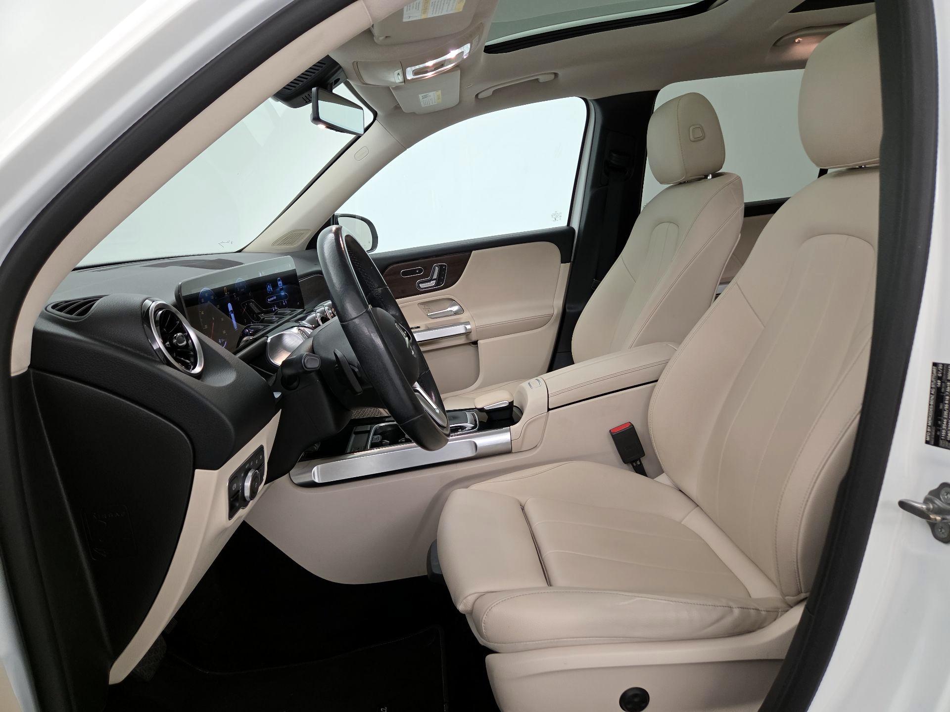 Thumbnail: 2020 Mercedes-Benz GLB - 11