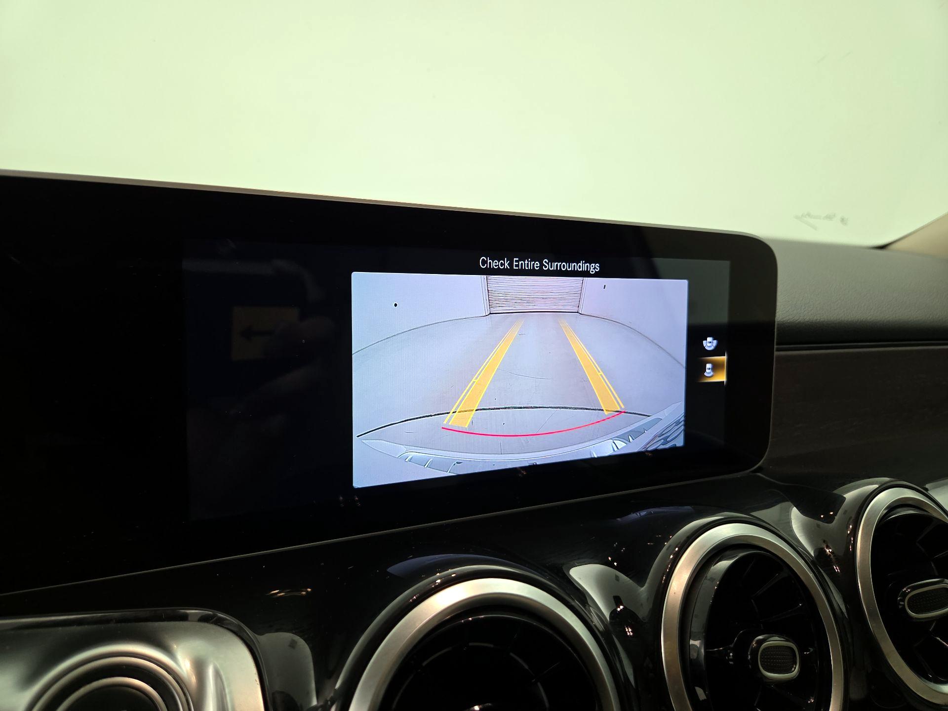 Thumbnail: 2020 Mercedes-Benz GLB - 14