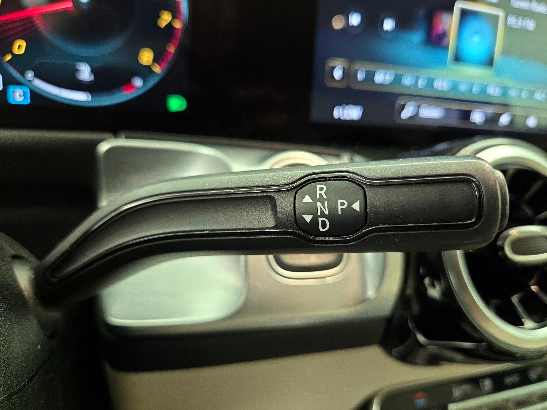 Thumbnail: 2020 Mercedes-Benz GLB - 17