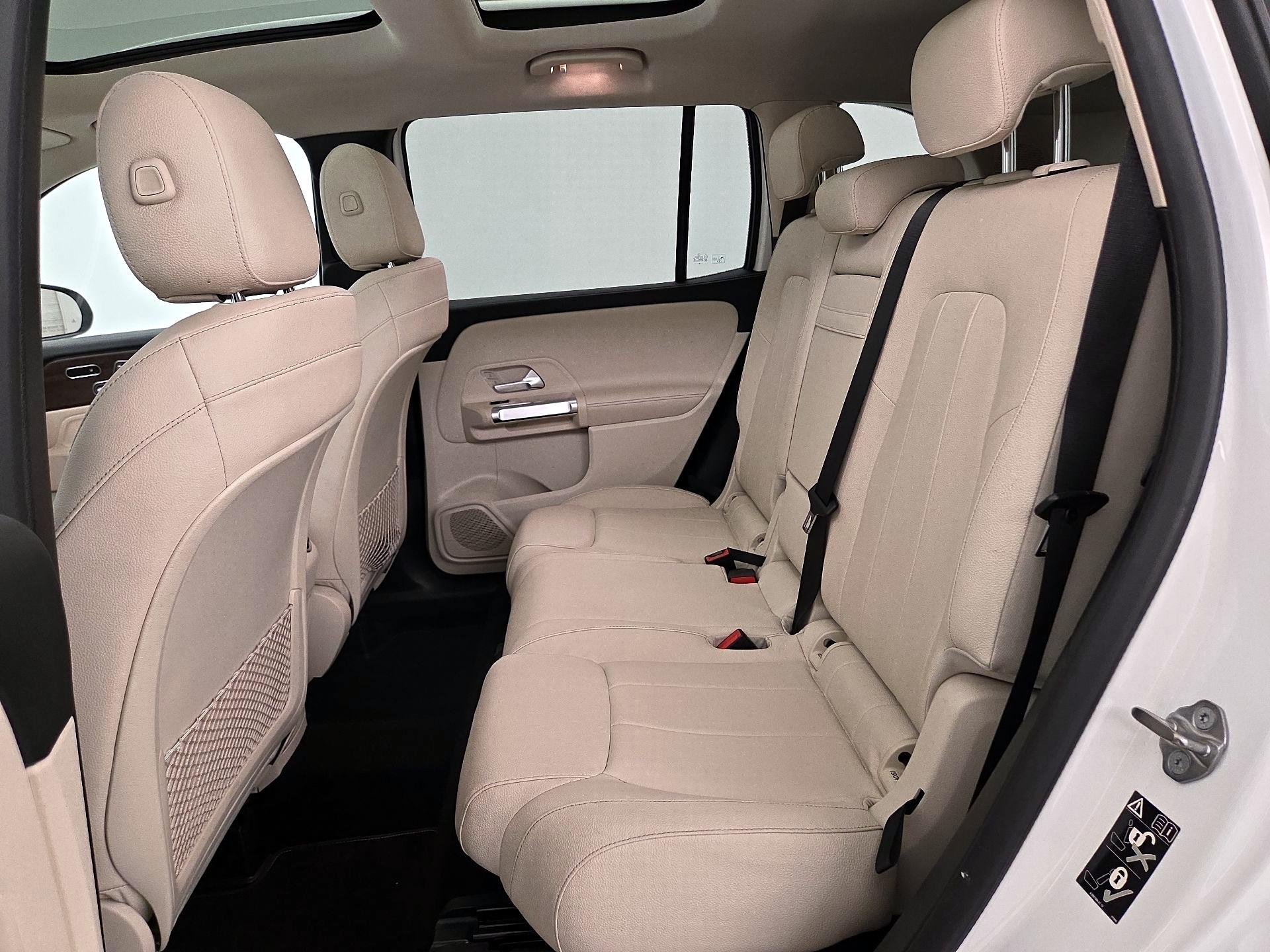 Thumbnail: 2020 Mercedes-Benz GLB - 20