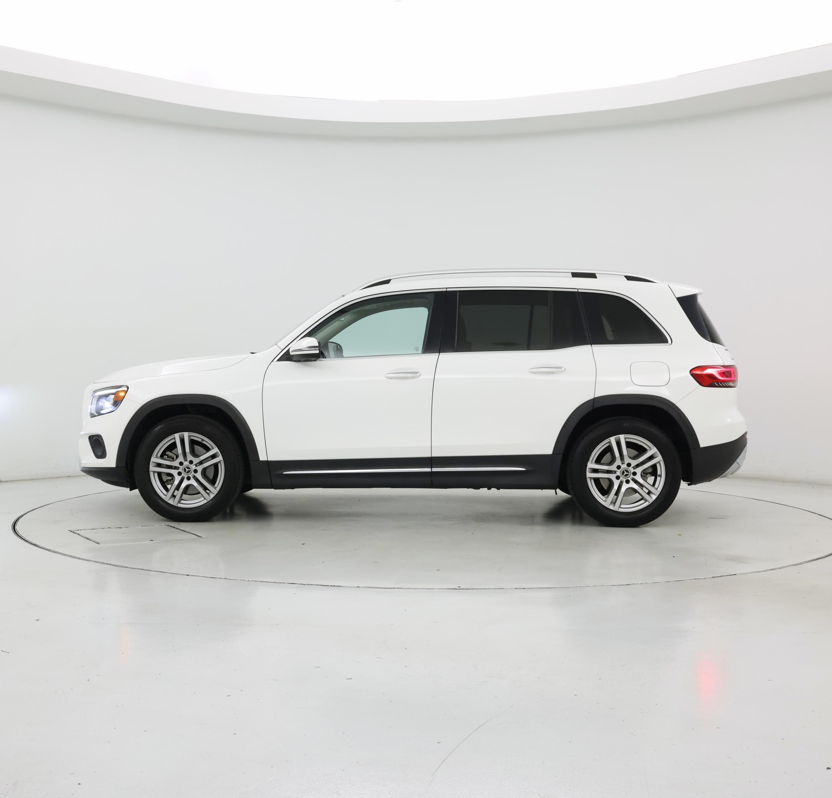 Thumbnail: 2020 Mercedes-Benz GLB - 3