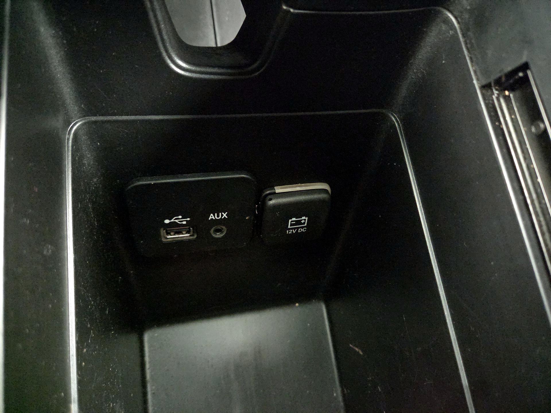 Thumbnail: 2015 Chrysler 200 - 19