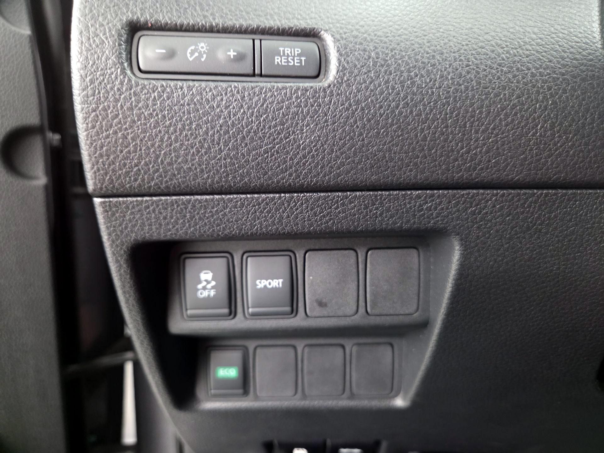 Thumbnail: 2016 Nissan Rogue - 13