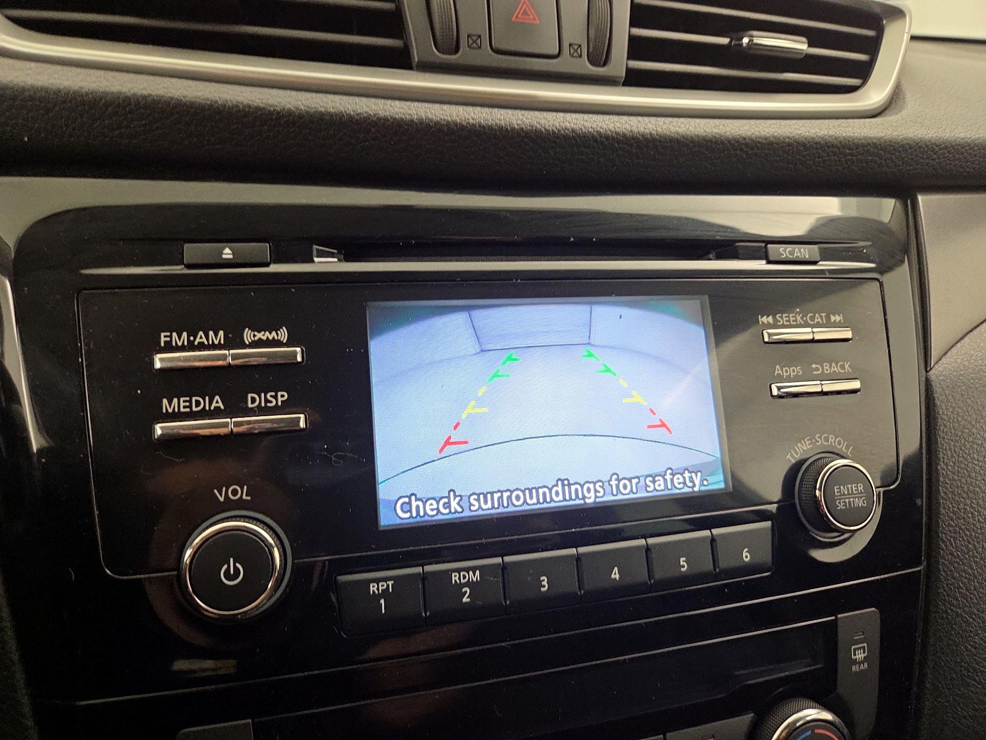 Thumbnail: 2016 Nissan Rogue - 14