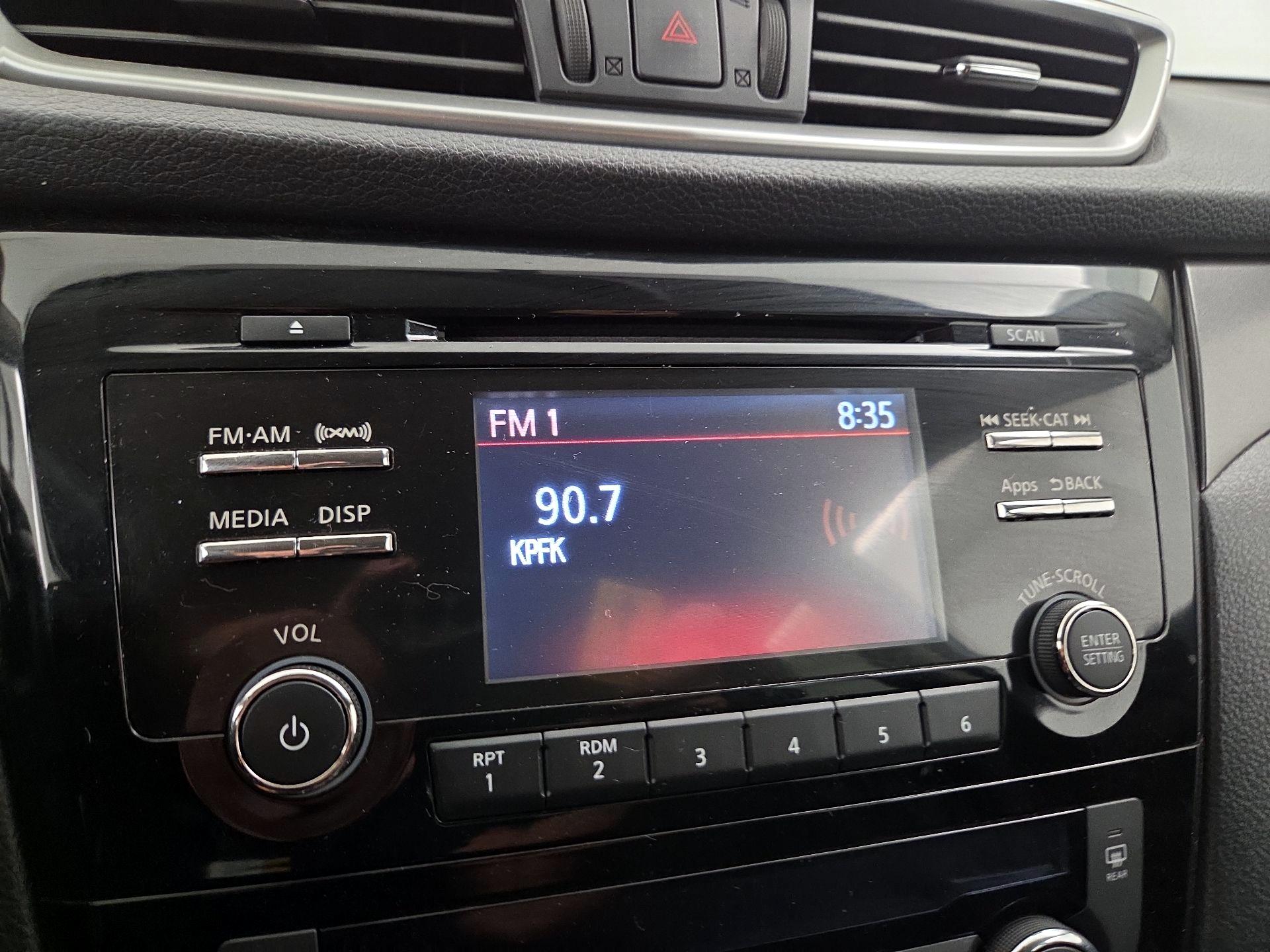 Thumbnail: 2016 Nissan Rogue - 15